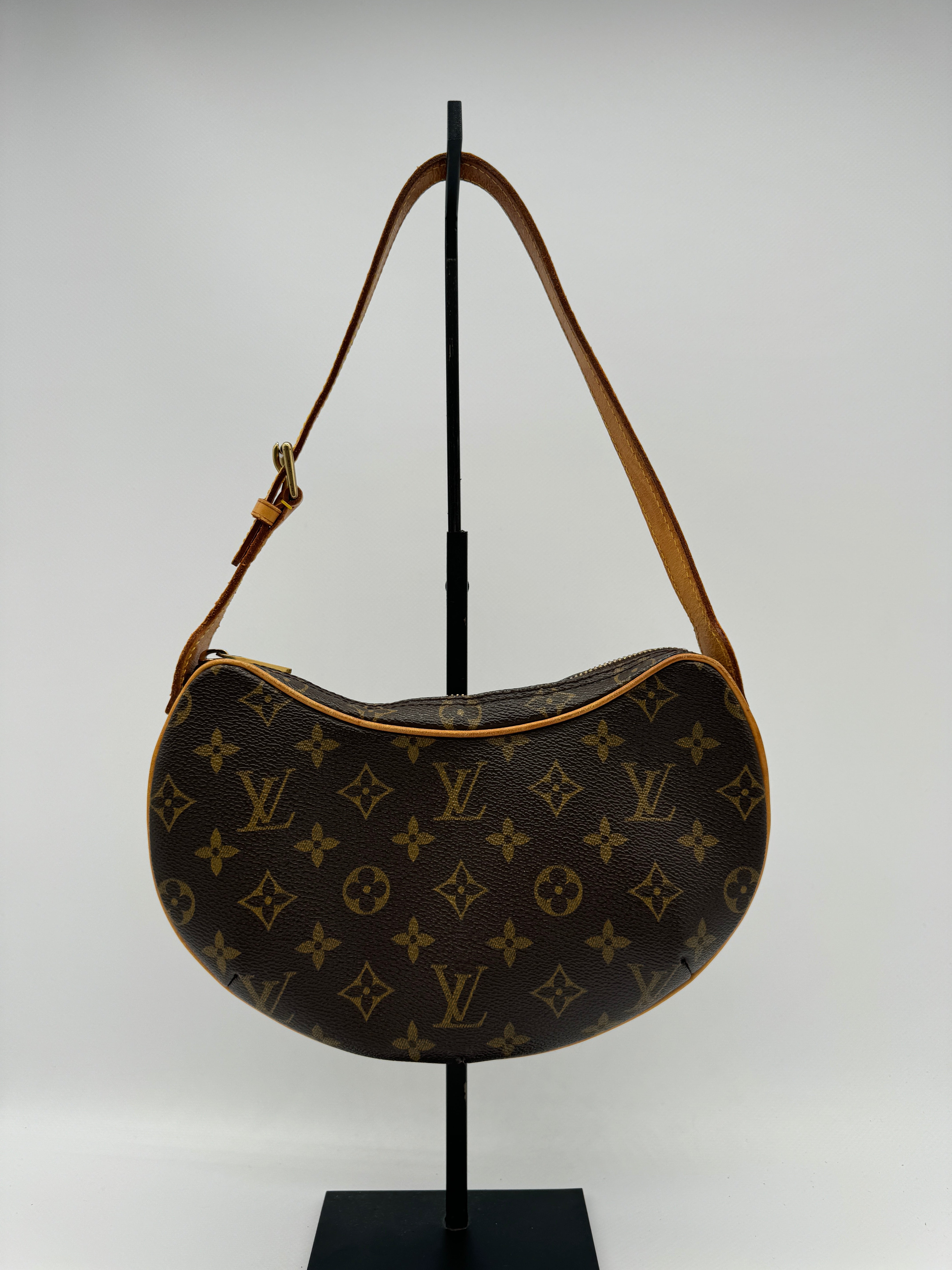 Louis Vuitton Croissant PM