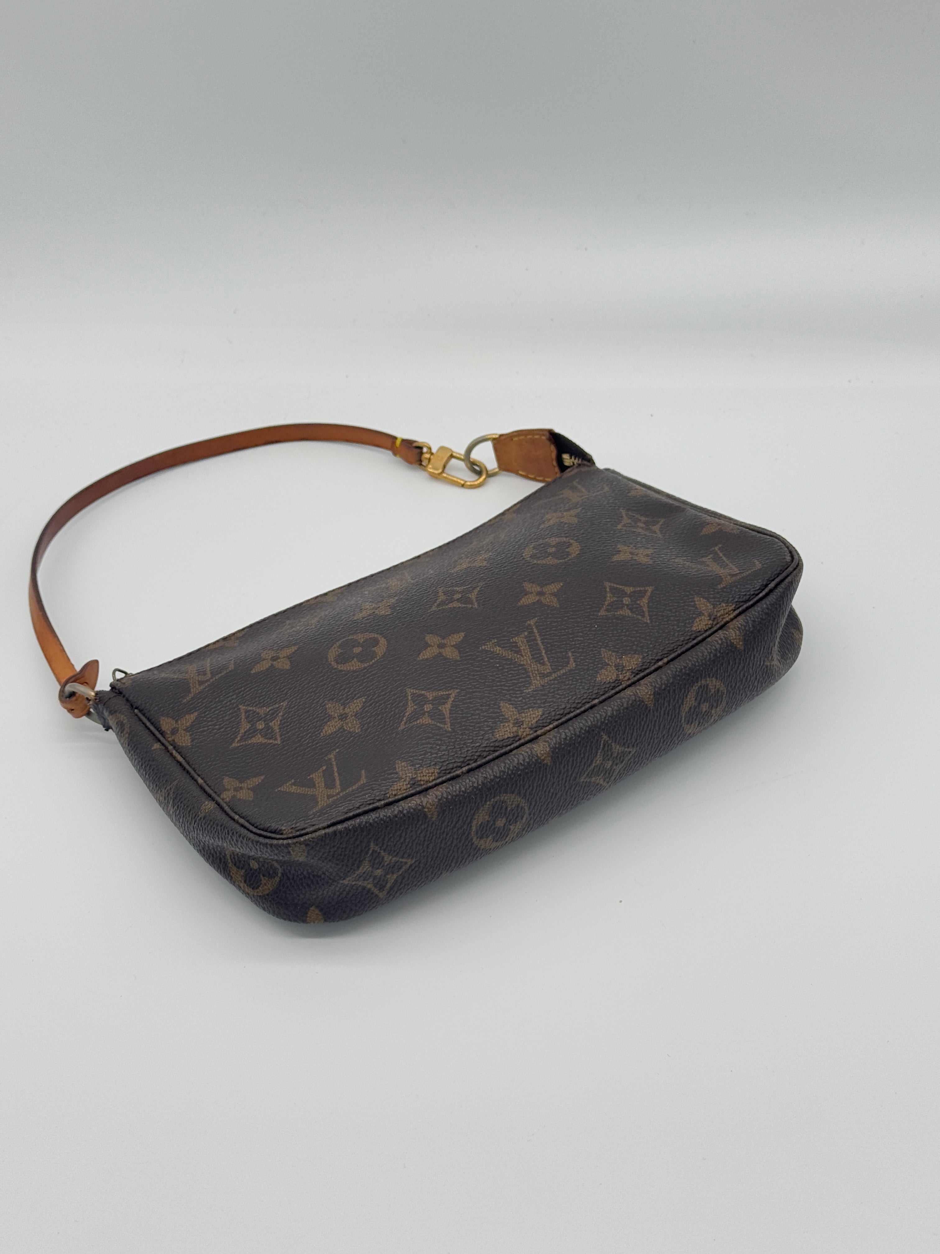 Louis Vuitton Pochette Accessoires