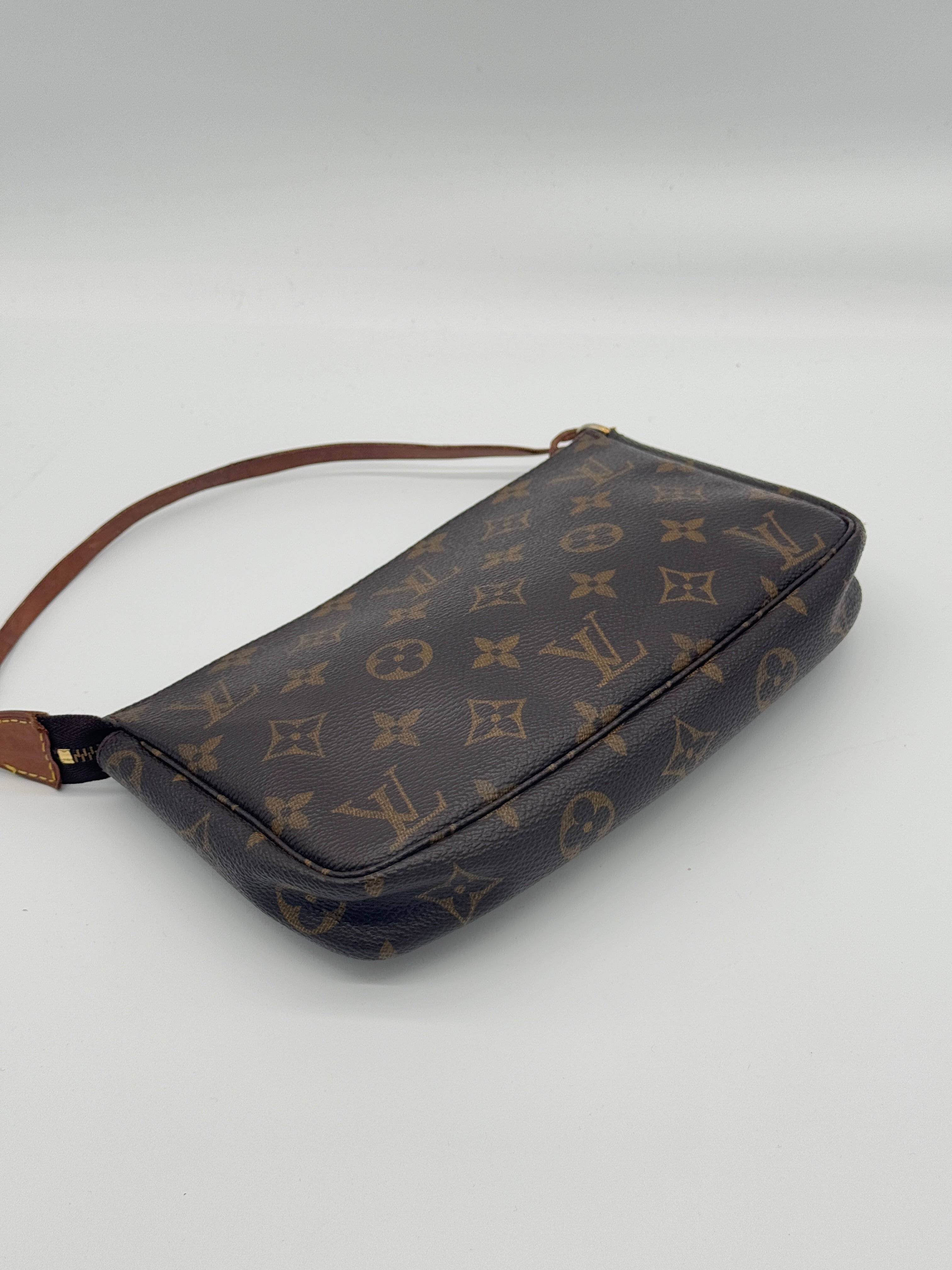 Louis Vuitton Pochette Accessoires