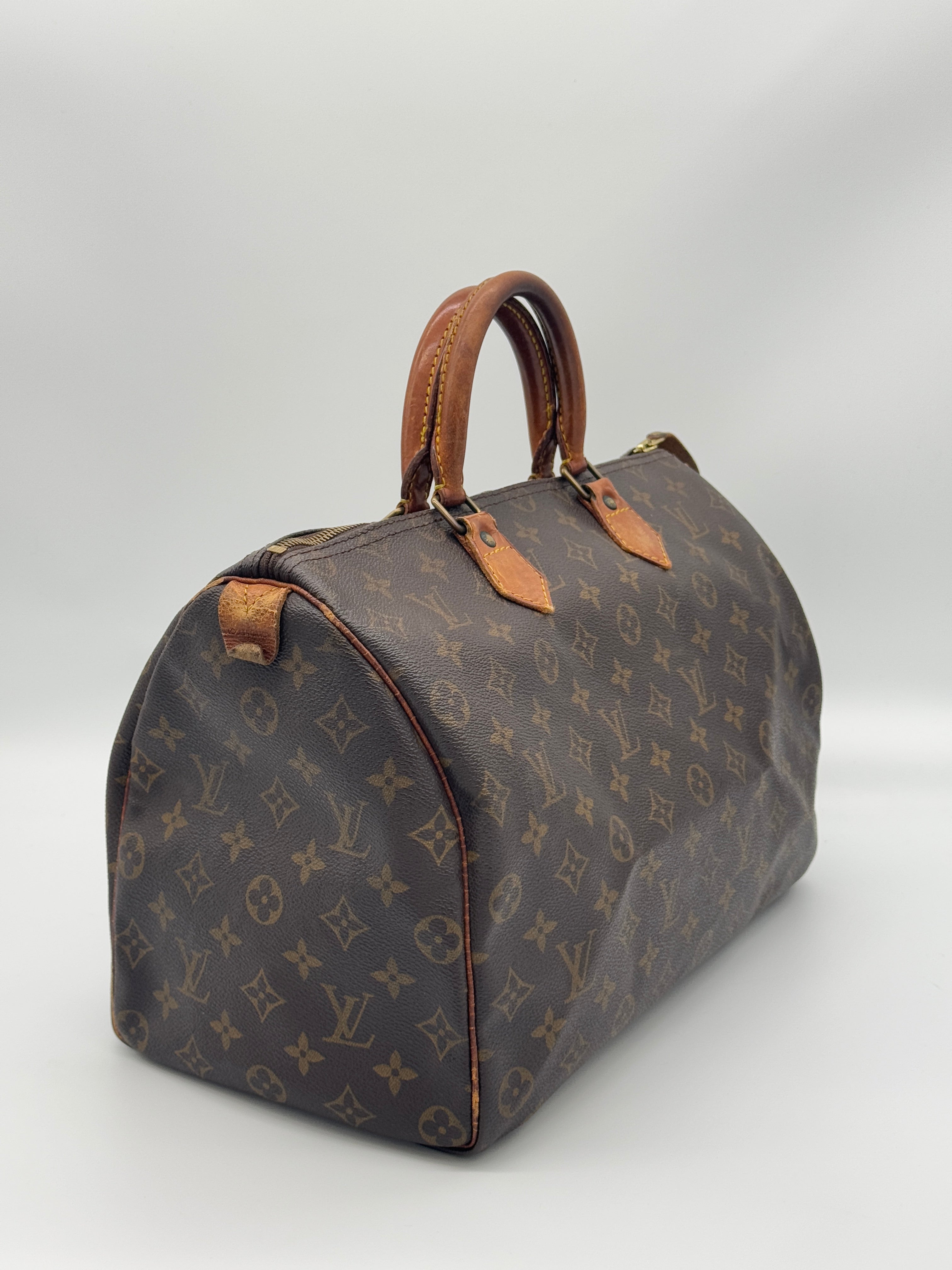 Louis Vuitton Speedy 35