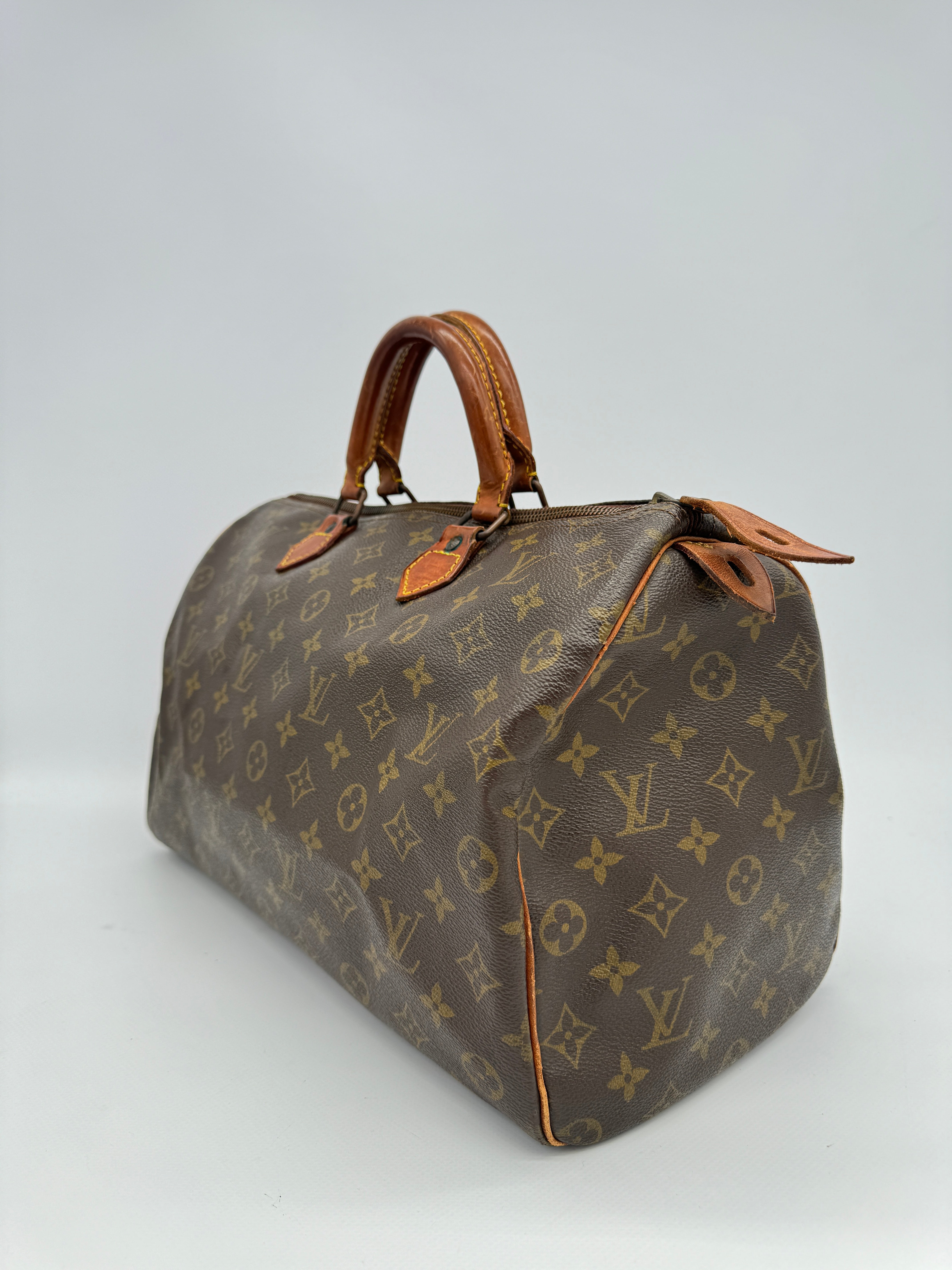 Louis Vuitton Speedy 35