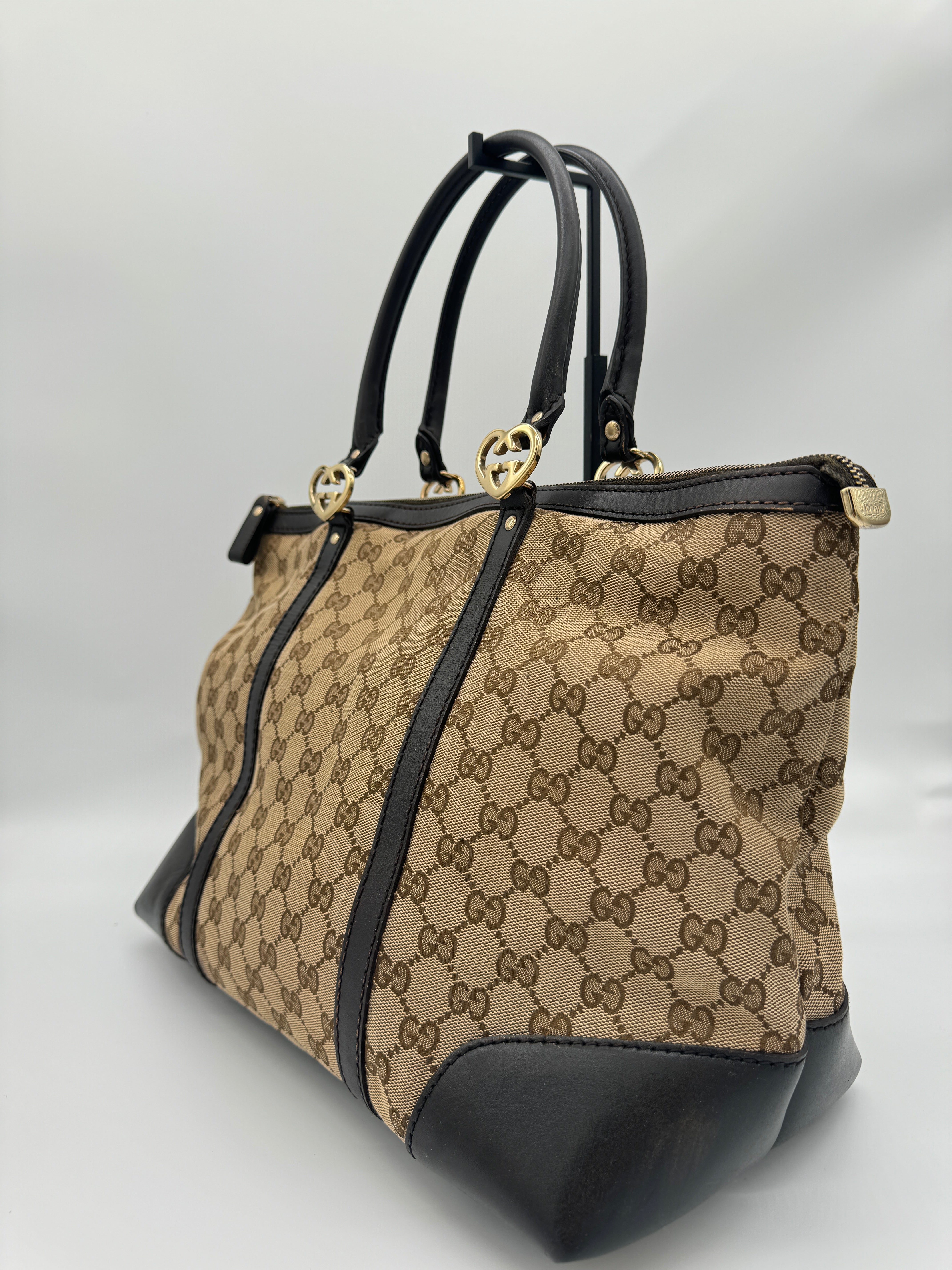 Gucci Heart Interlocking