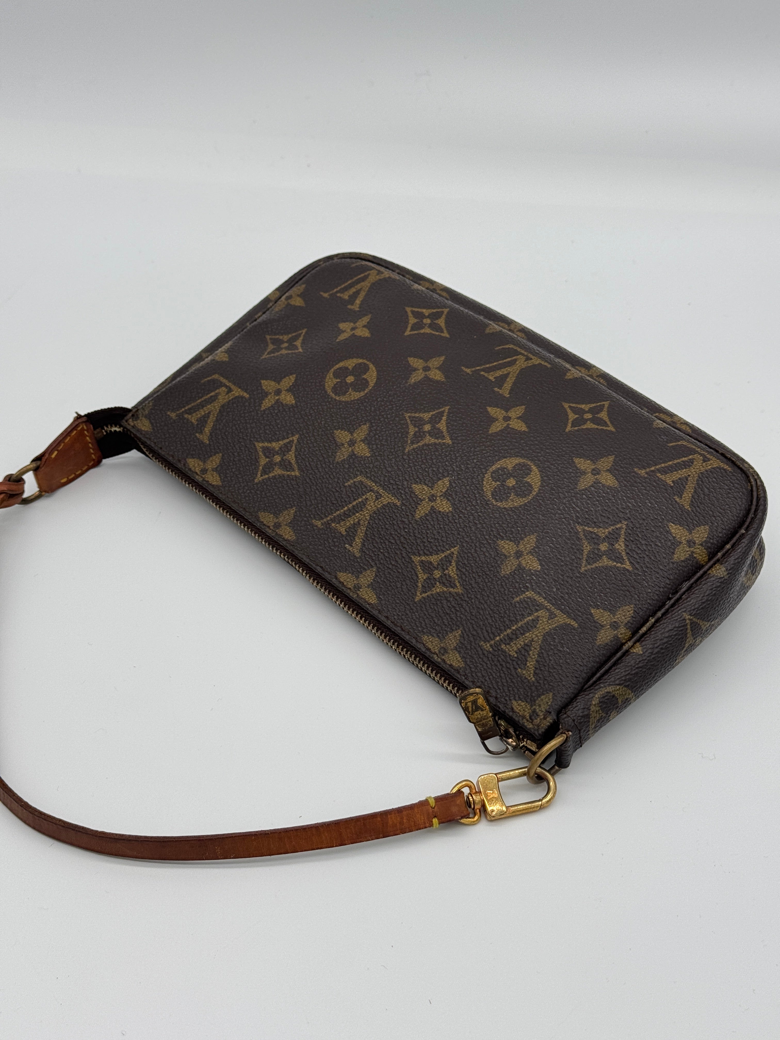 Louis Vuitton Pochette Accessoires