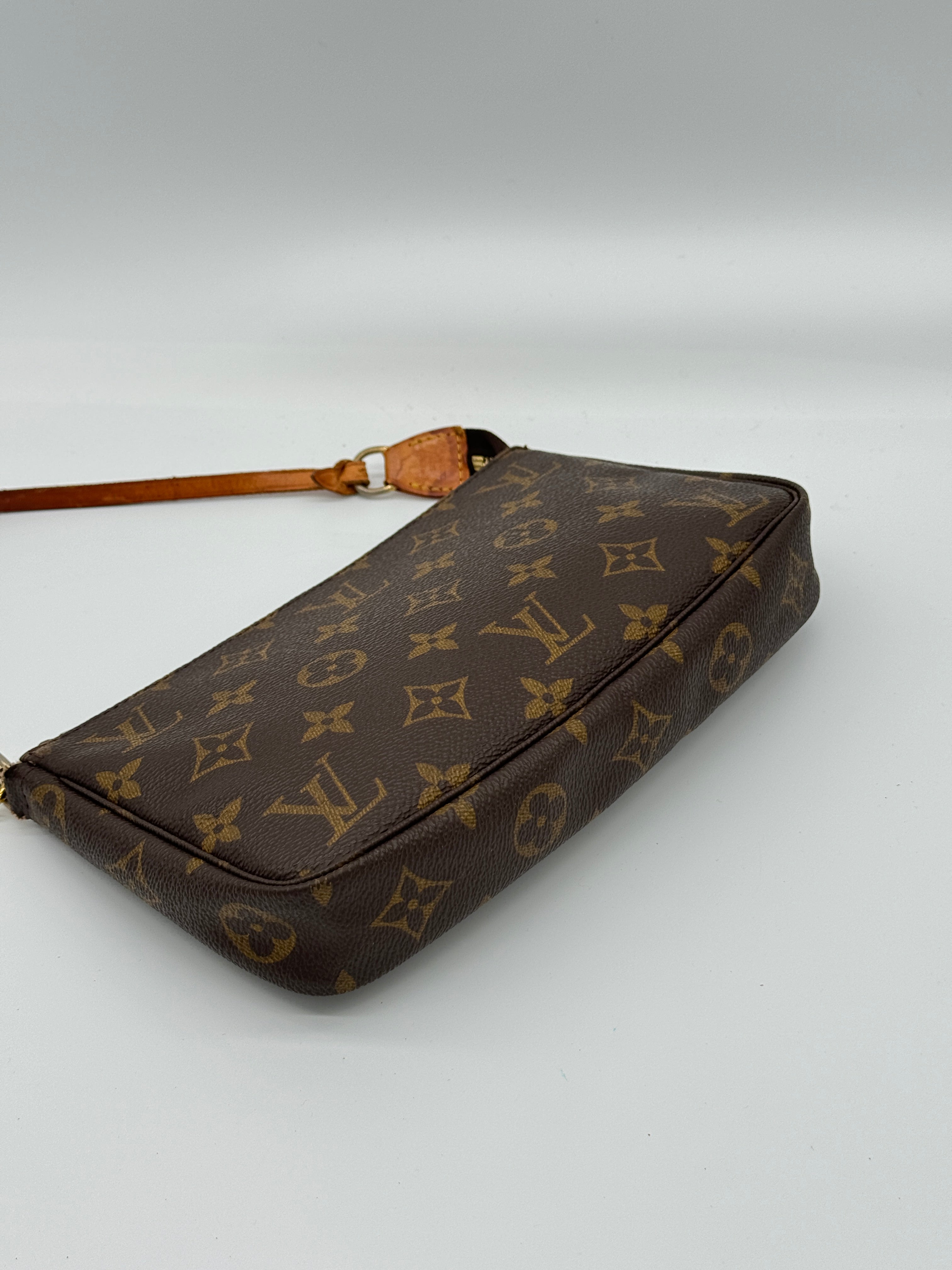 Louis Vuitton Pochette Accessoires