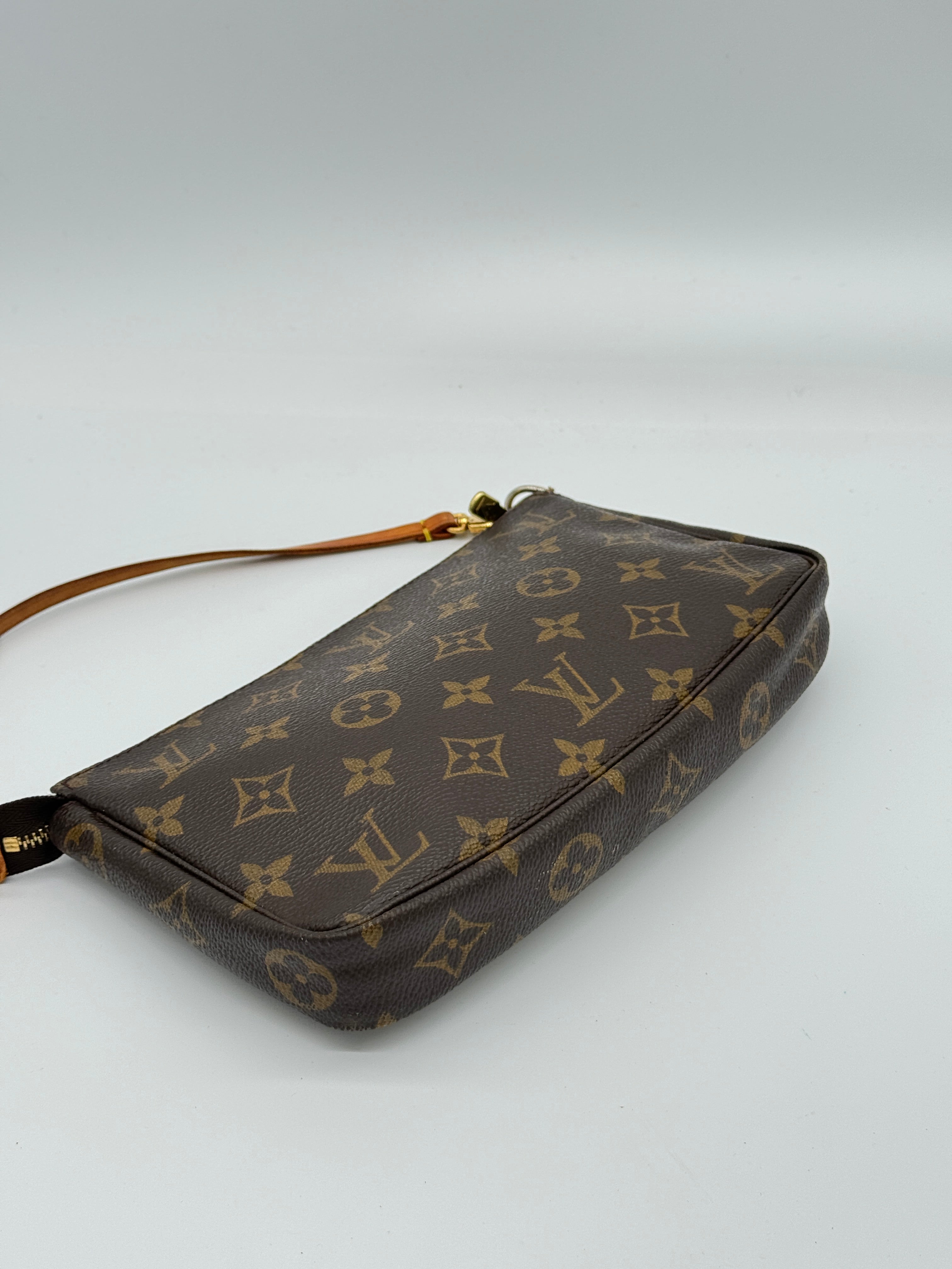 Louis Vuitton Pochette Accessoires