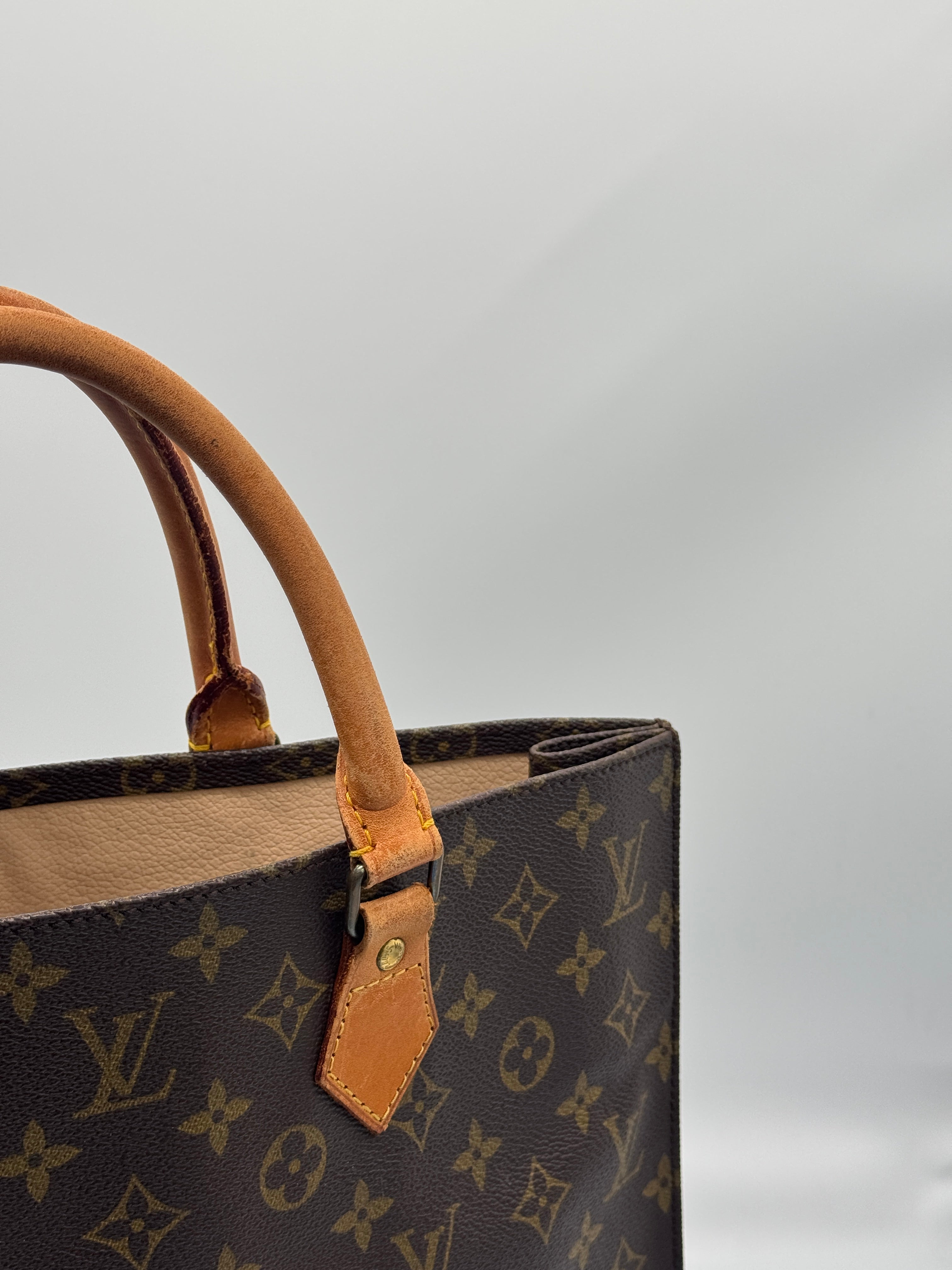 Louis Vuitton Sac Plat