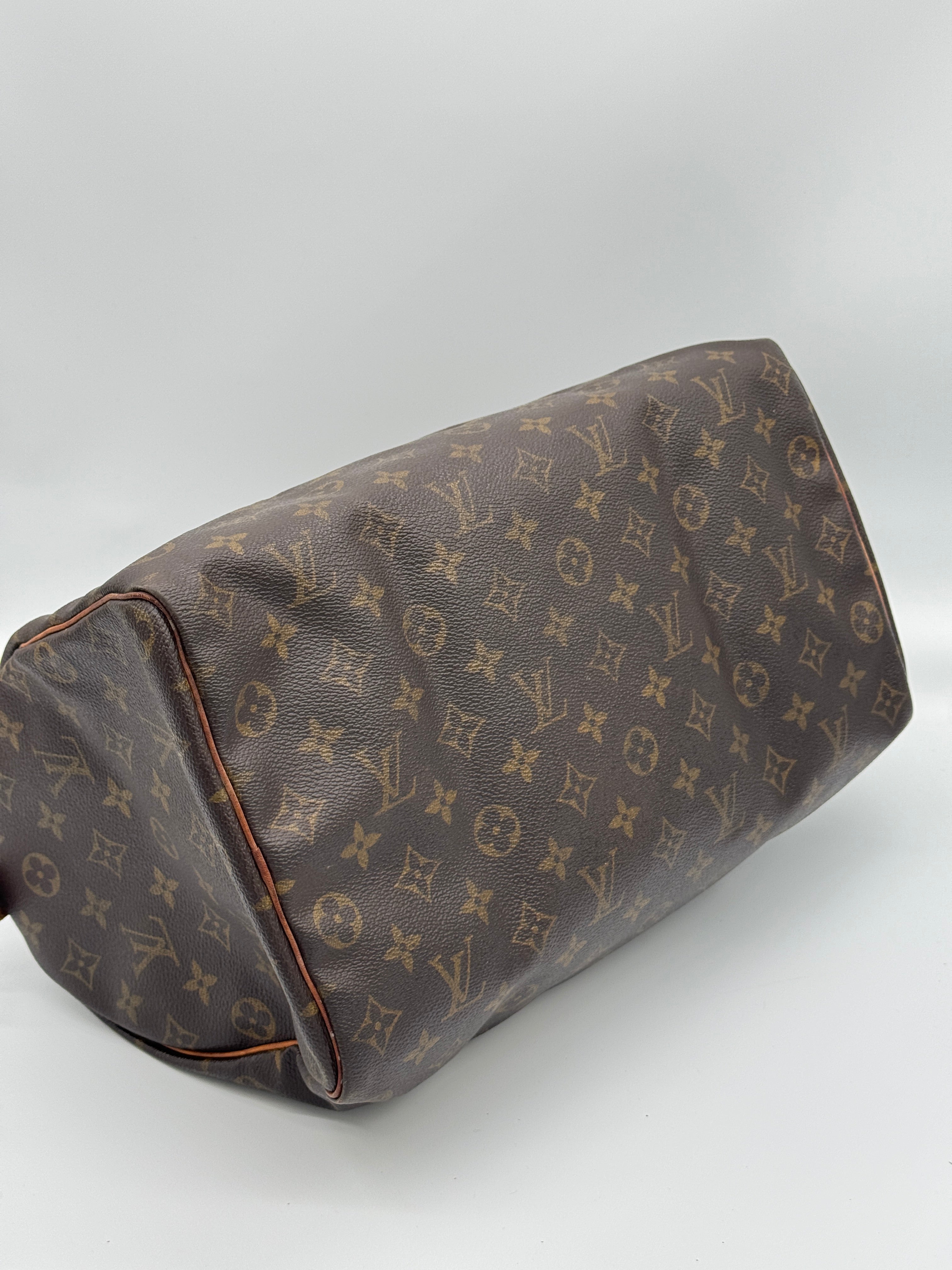 Louis Vuitton Speedy 35