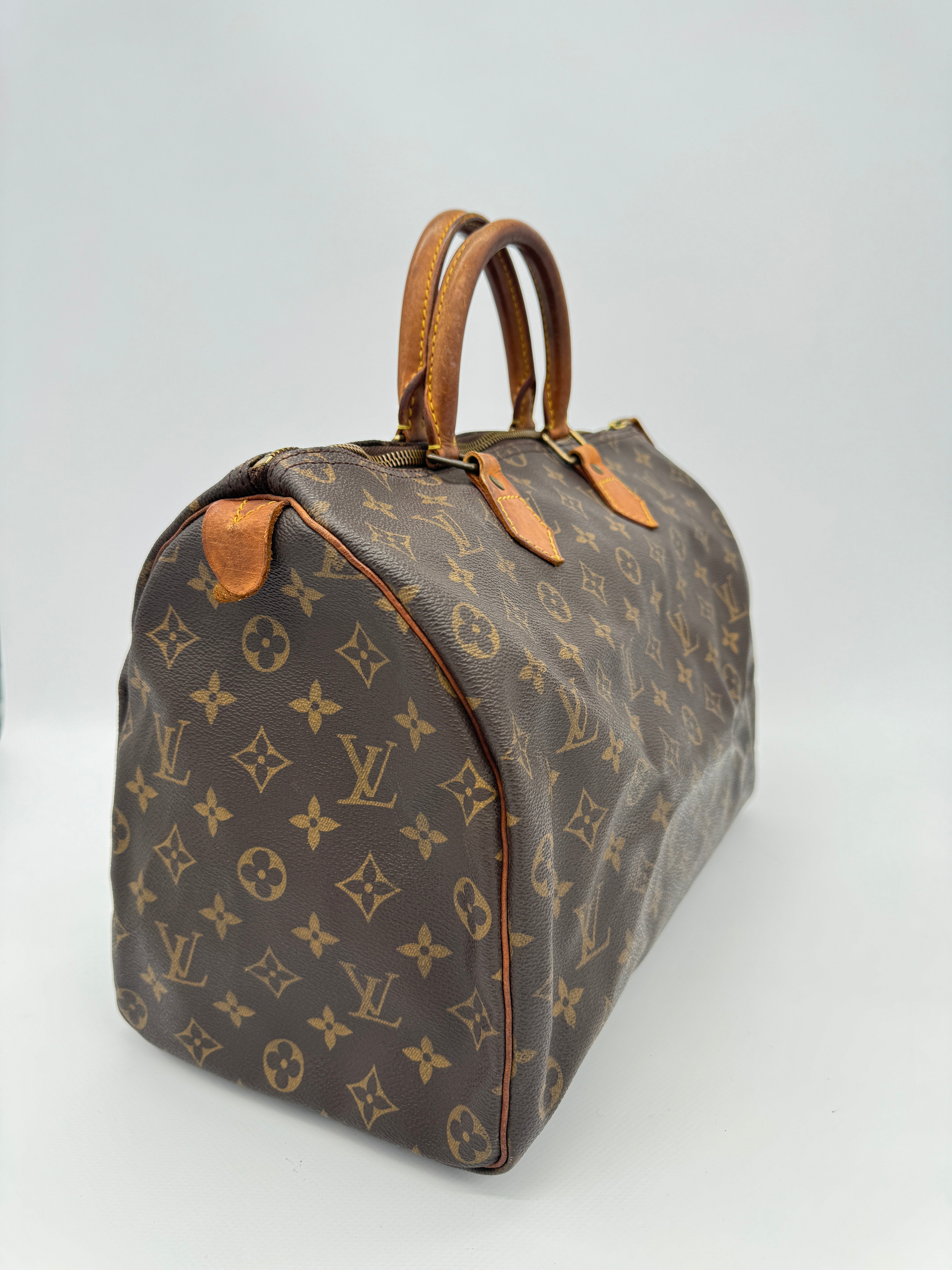 Louis Vuitton Speedy 35