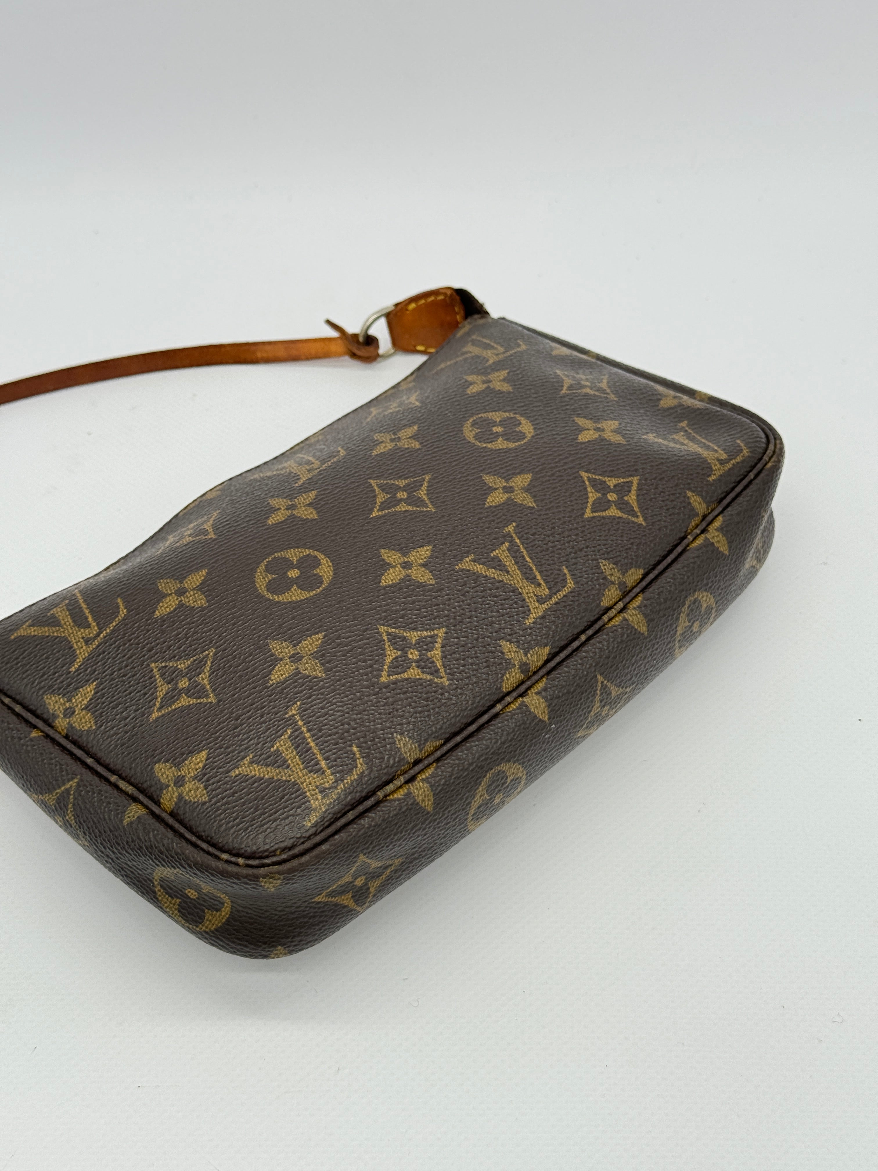 Louis Vuitton Pochette Accessoires