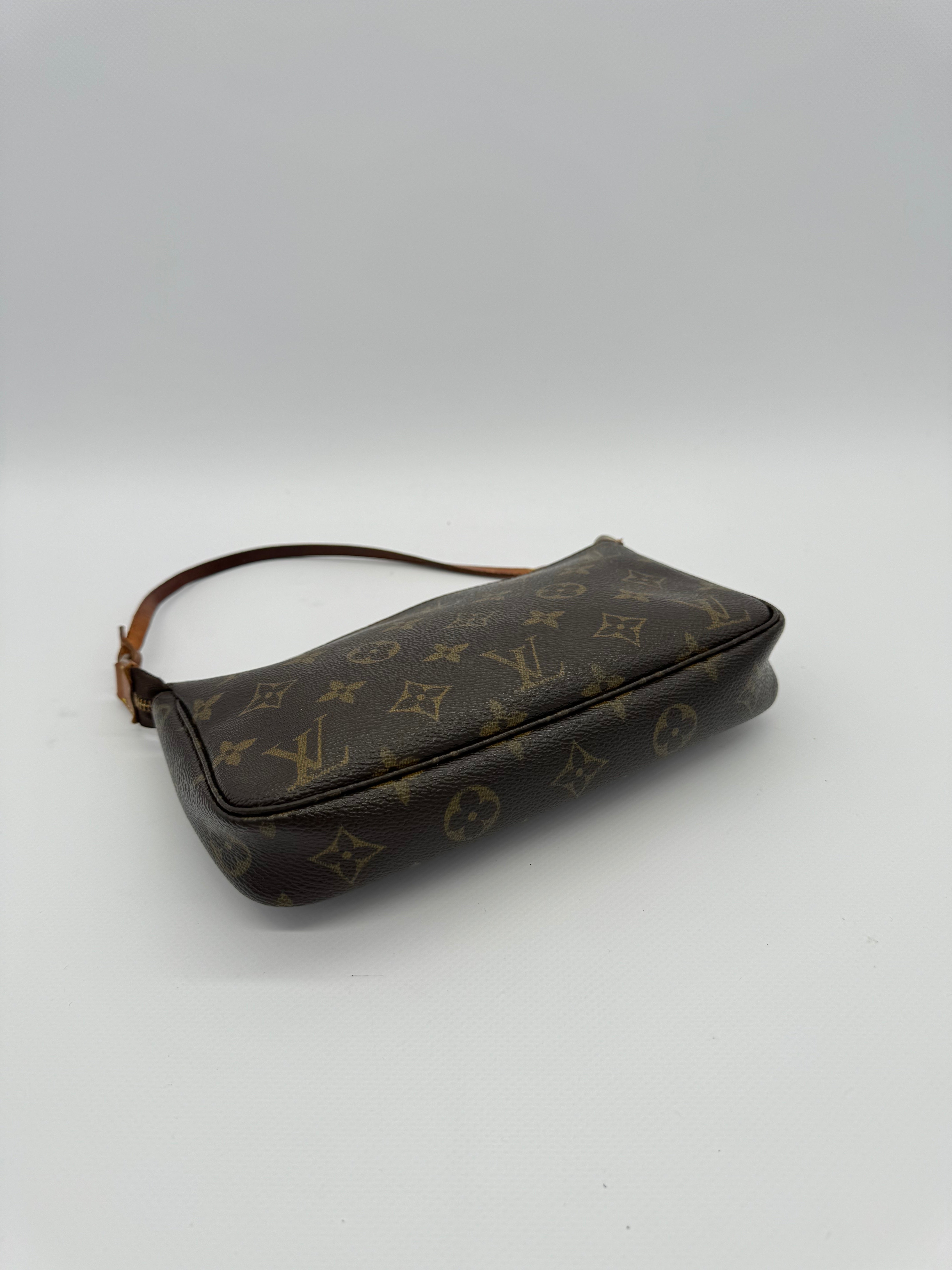 Louis Vuitton Pochette Accessoires