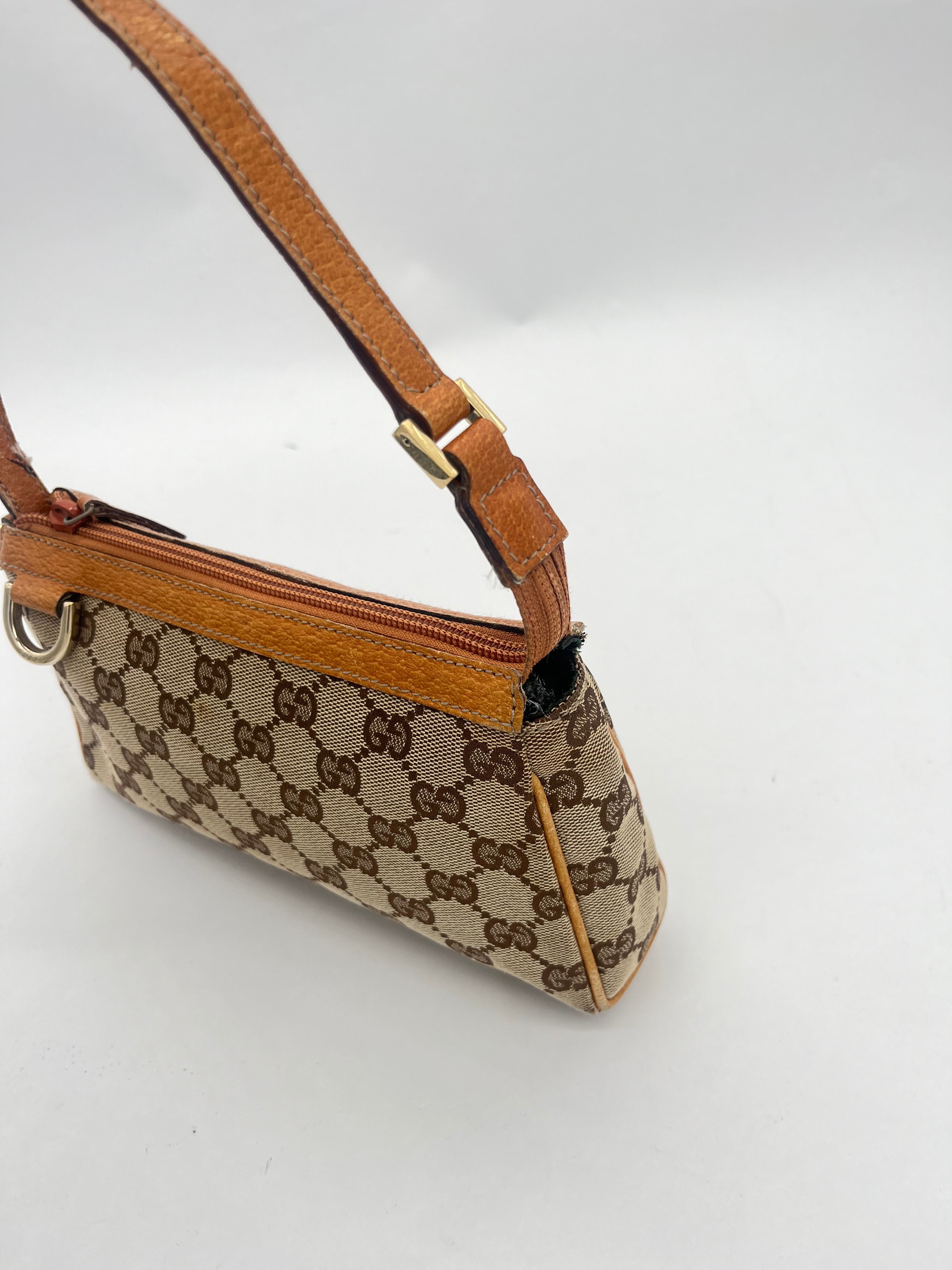 Gucci D-Ring Pochette