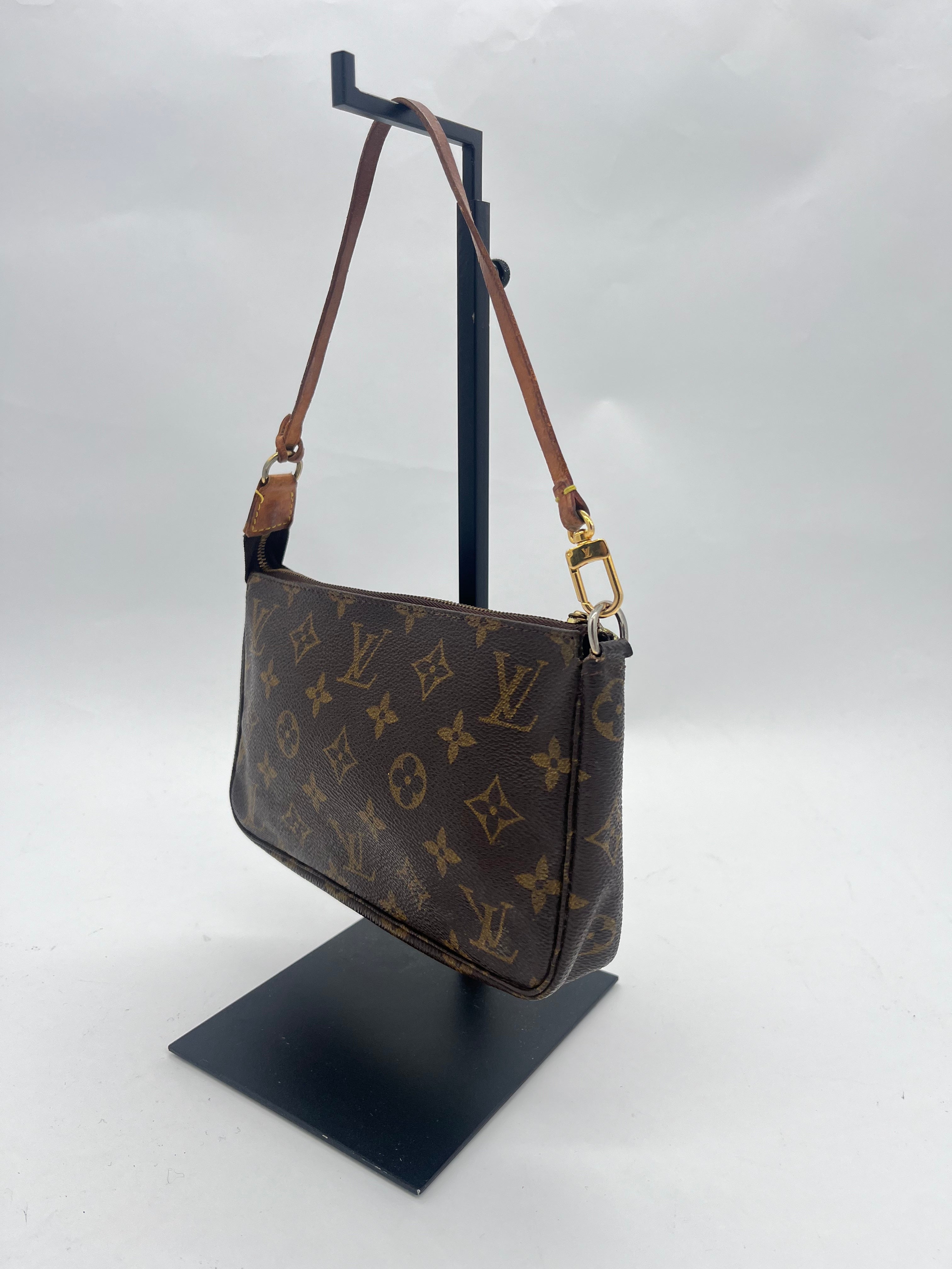 Louis Vuitton Pochette Accessoires