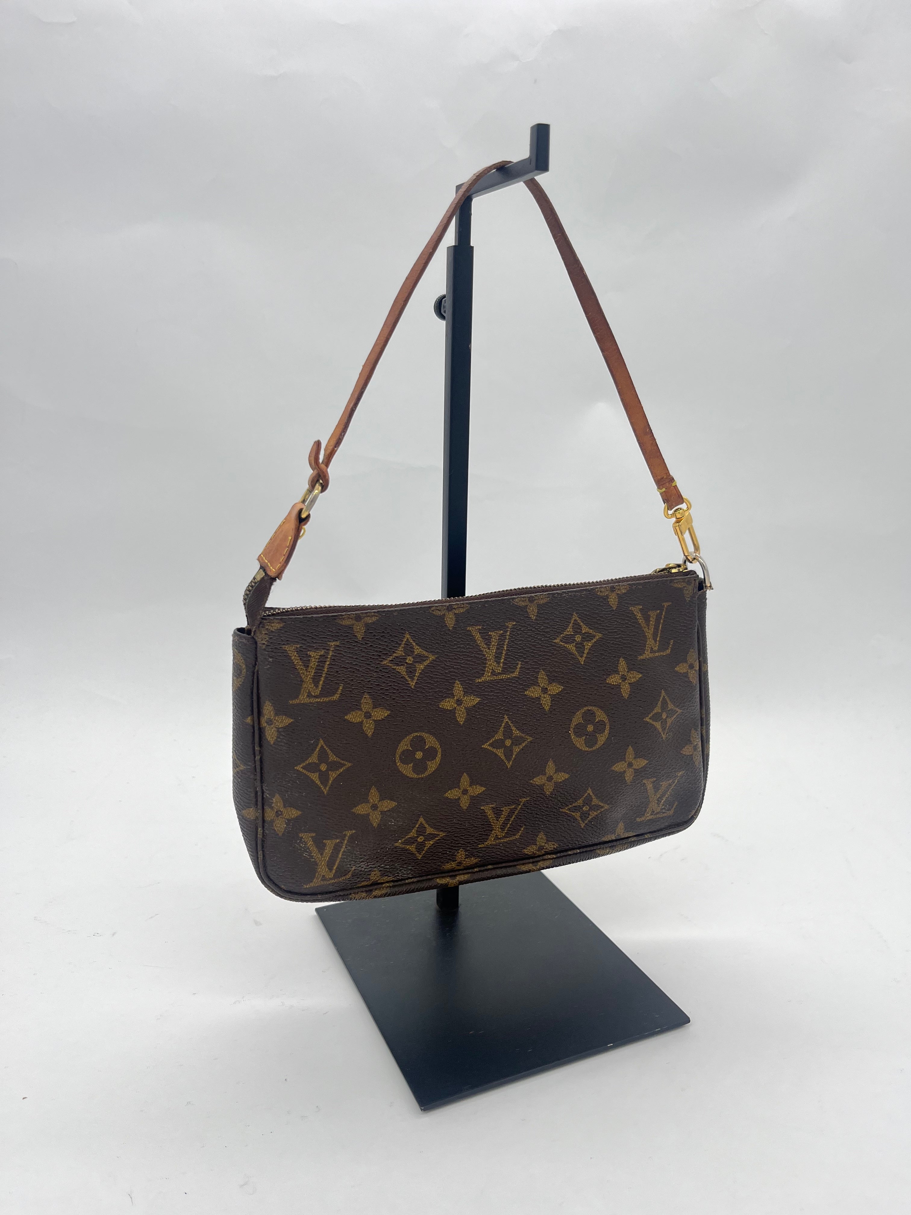 Louis Vuitton Pochette Accessoires