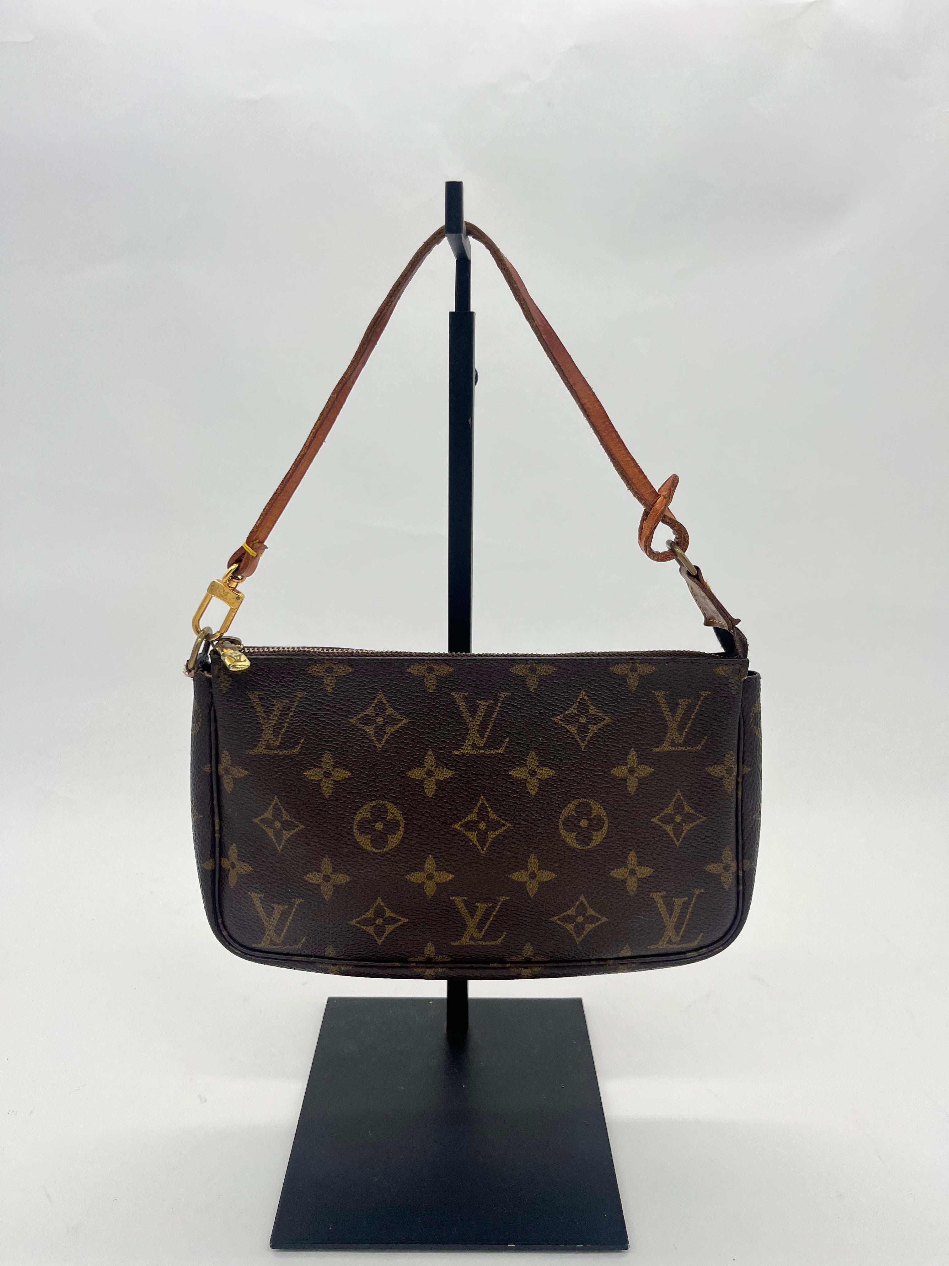 Louis Vuitton Pochette Accessoires