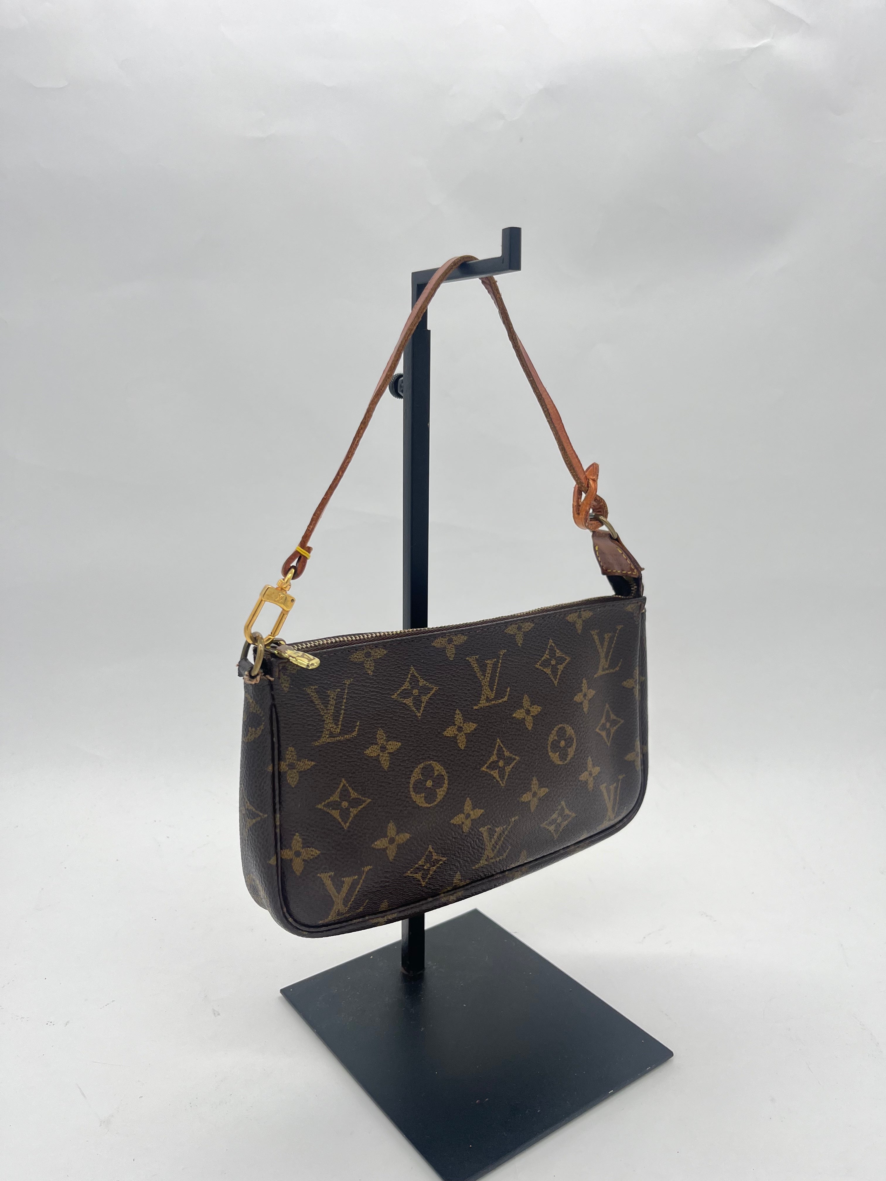 Louis Vuitton Pochette Accessoires