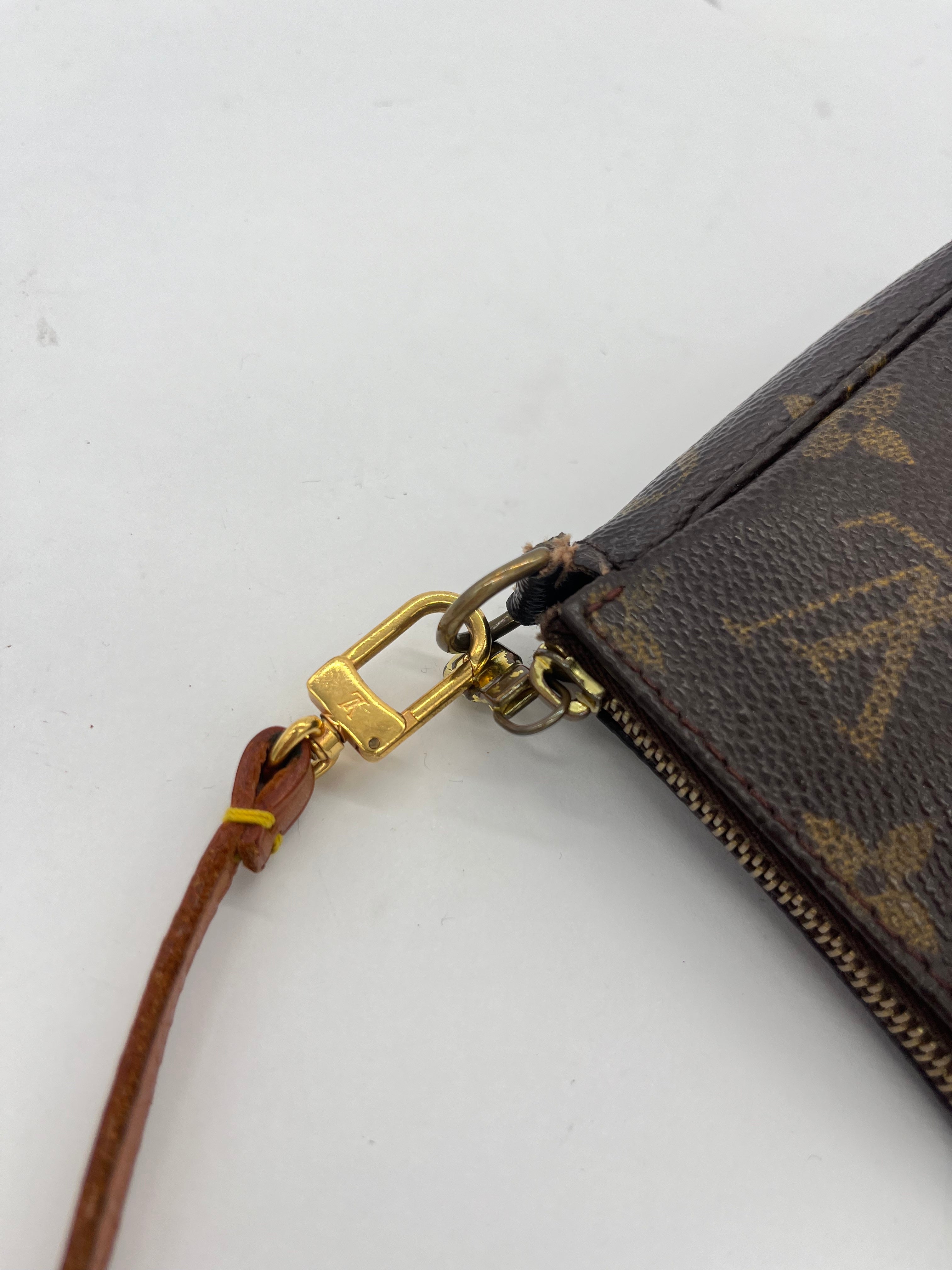 Louis Vuitton Pochette Accessoires