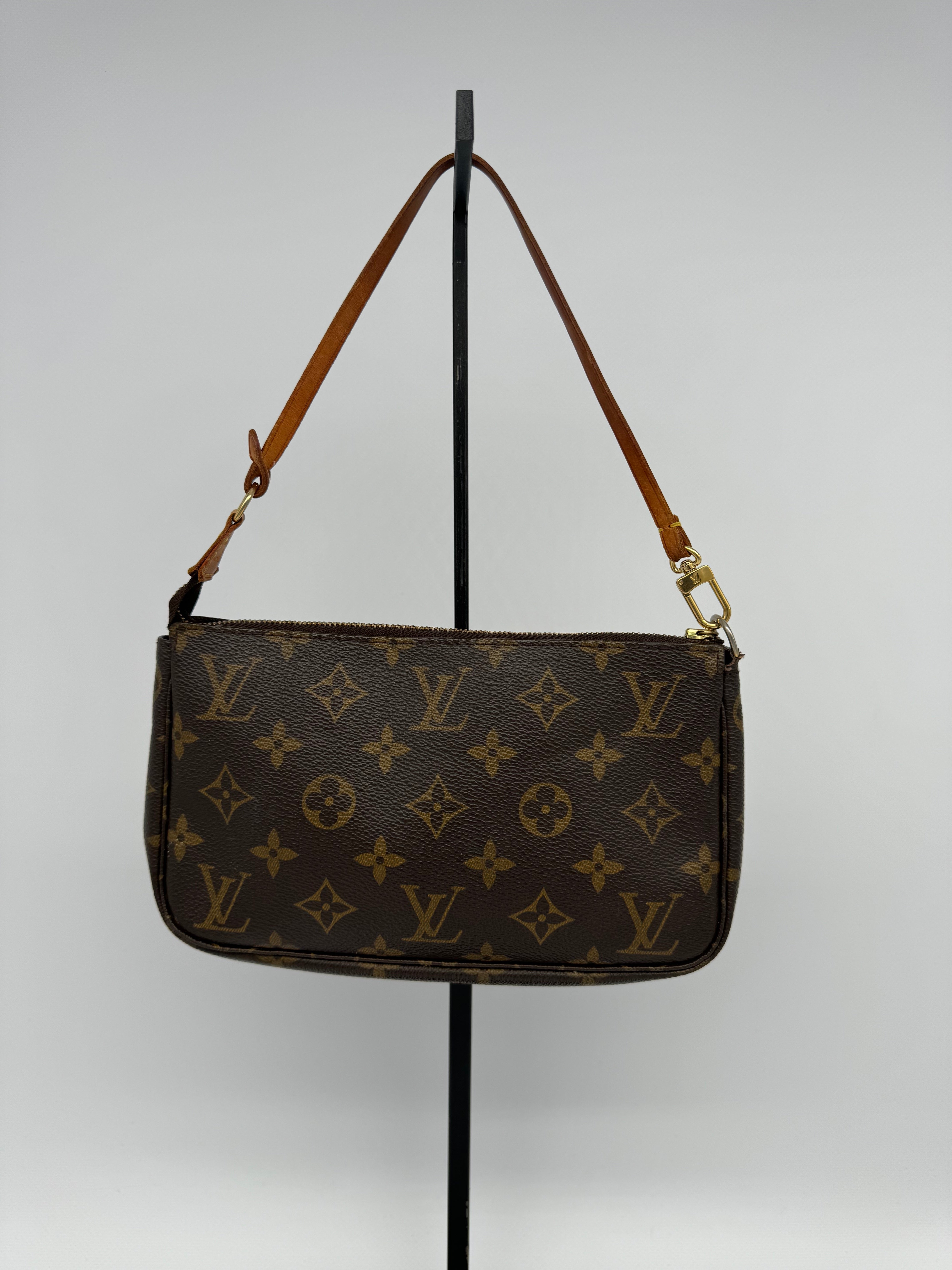 Louis Vuitton Pochette Accessoires