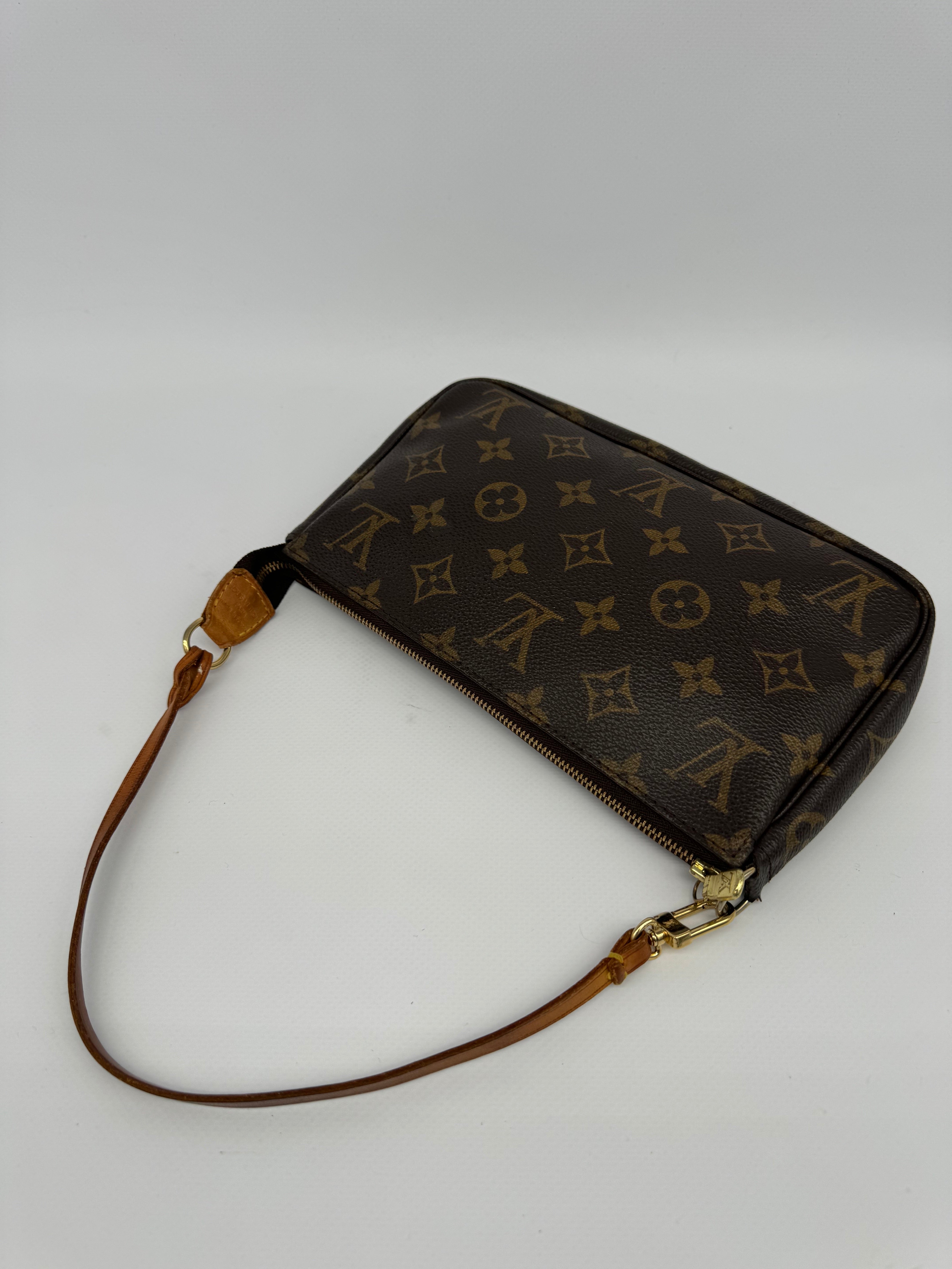 Louis Vuitton Pochette Accessoires