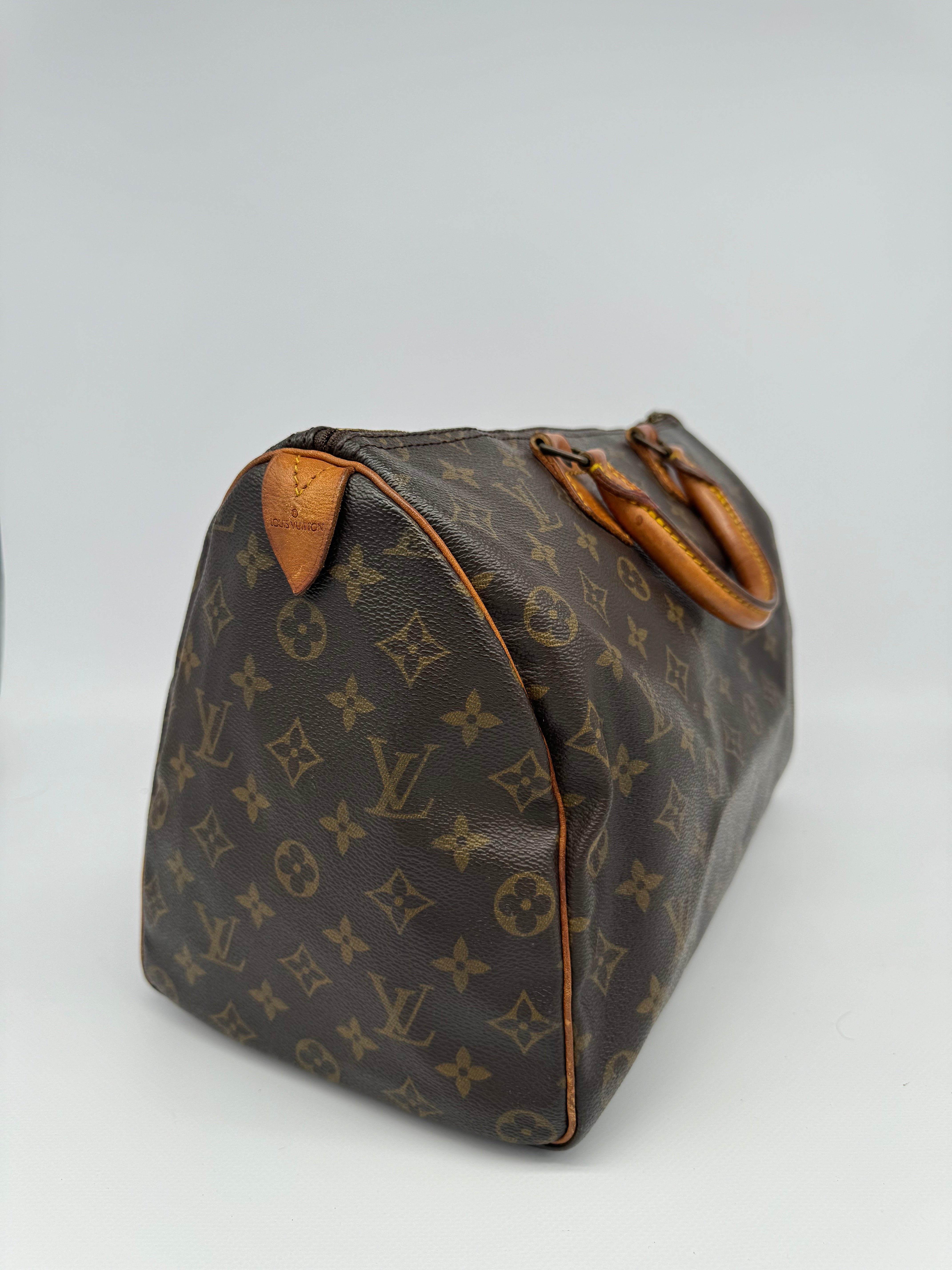 Louis Vuitton Speedy 35