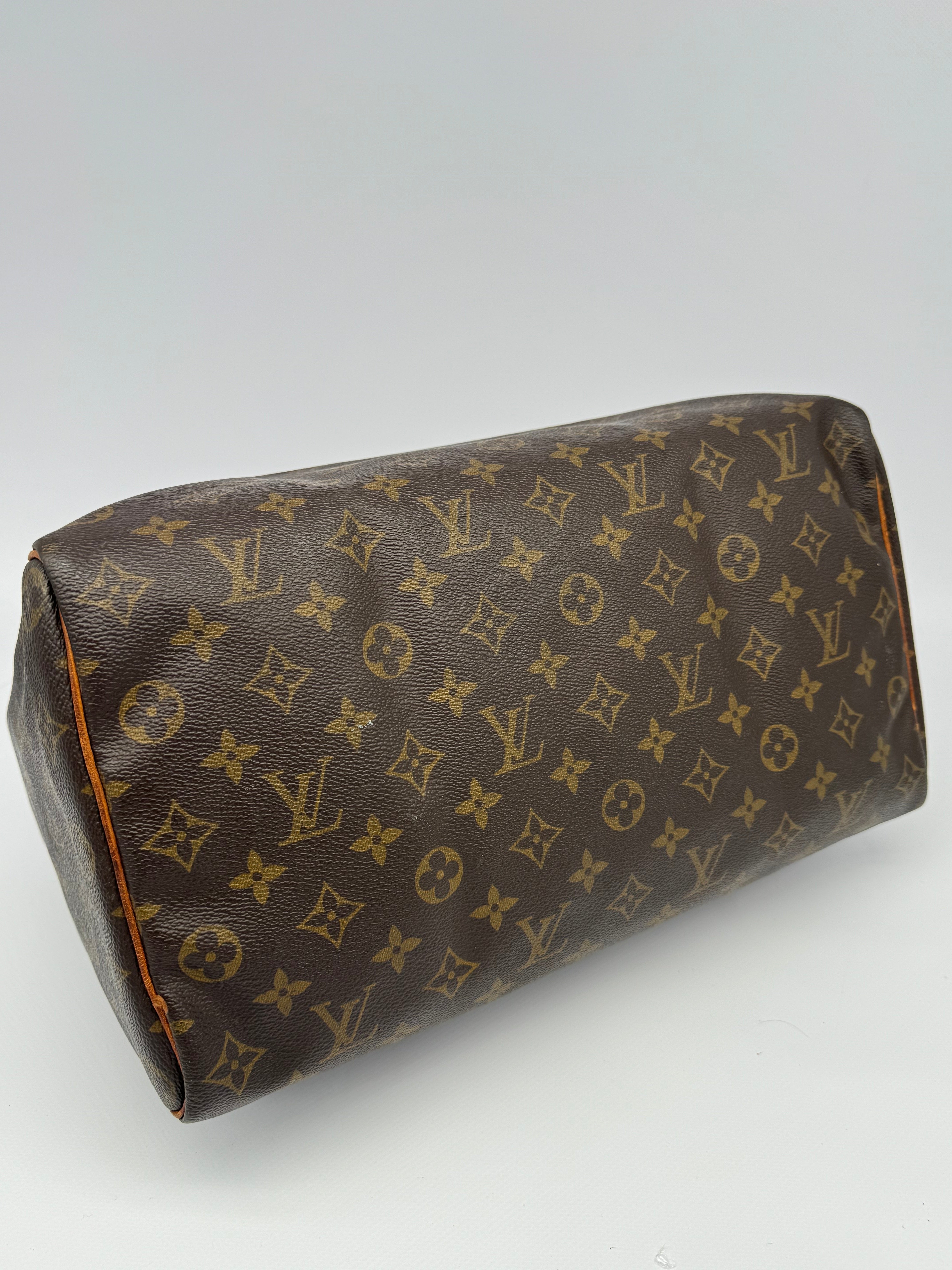 Louis Vuitton Speedy 35