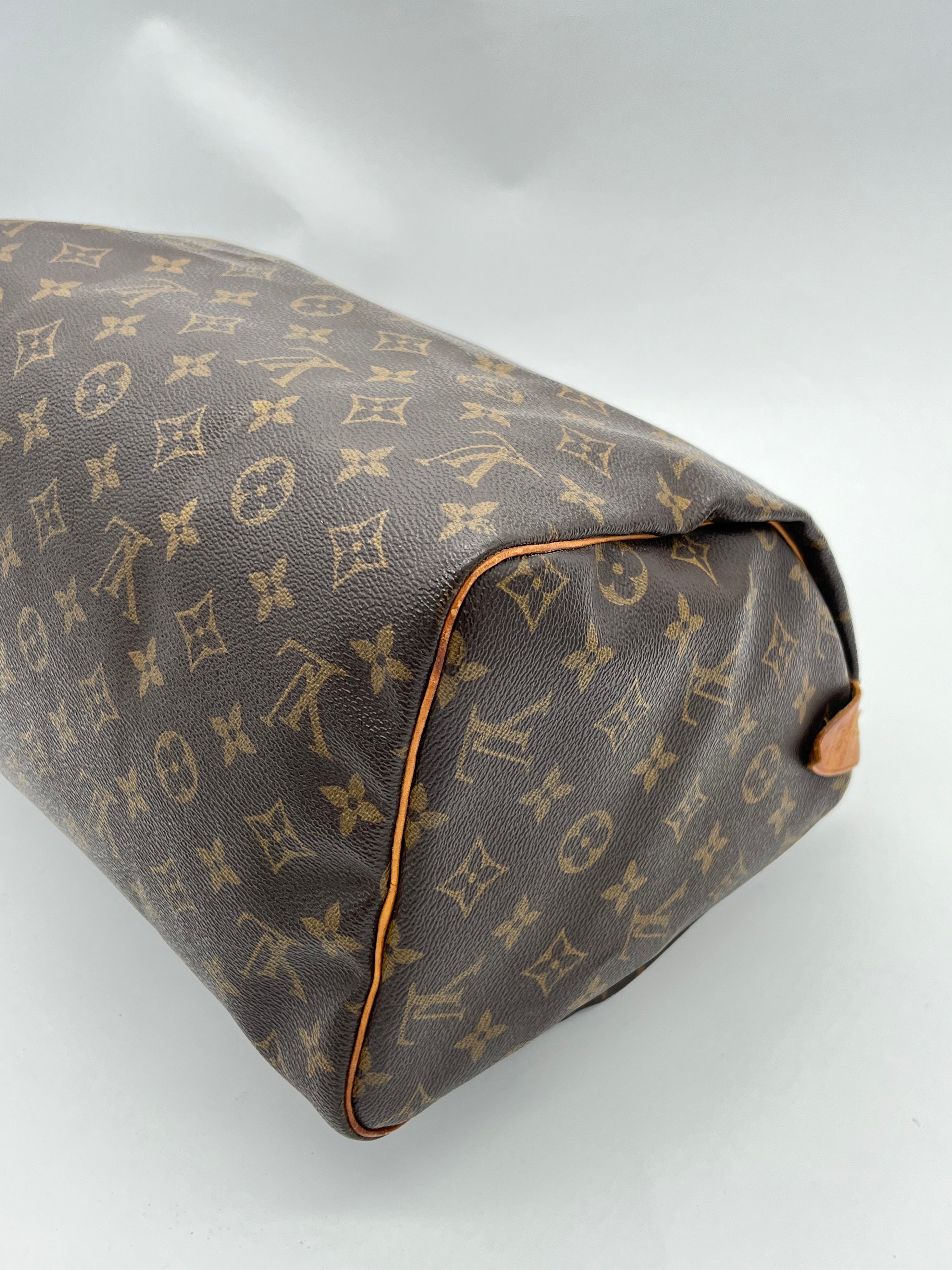 Louis Vuitton Speedy 30