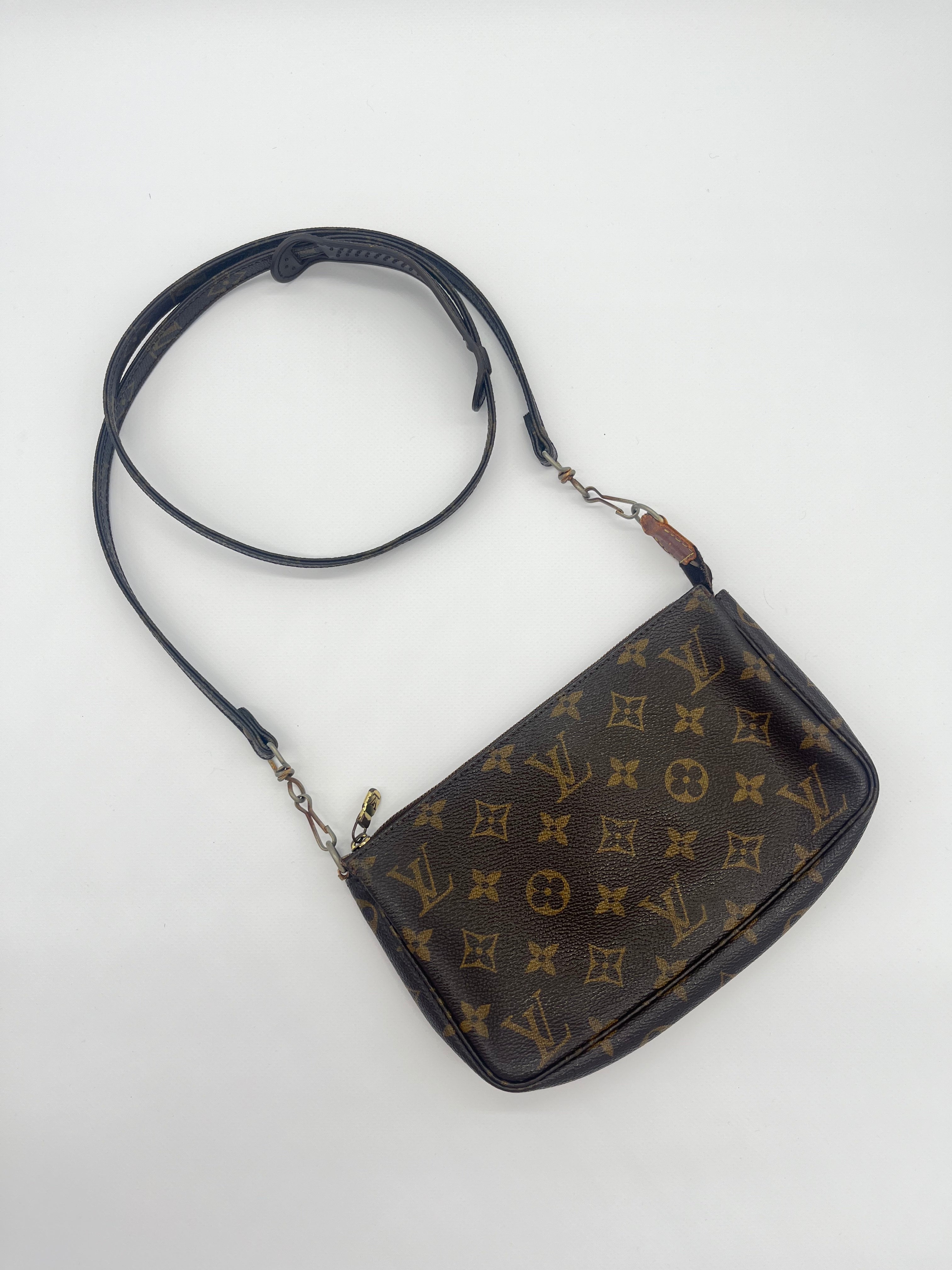 Louis Vuitton Pochette Accessoires