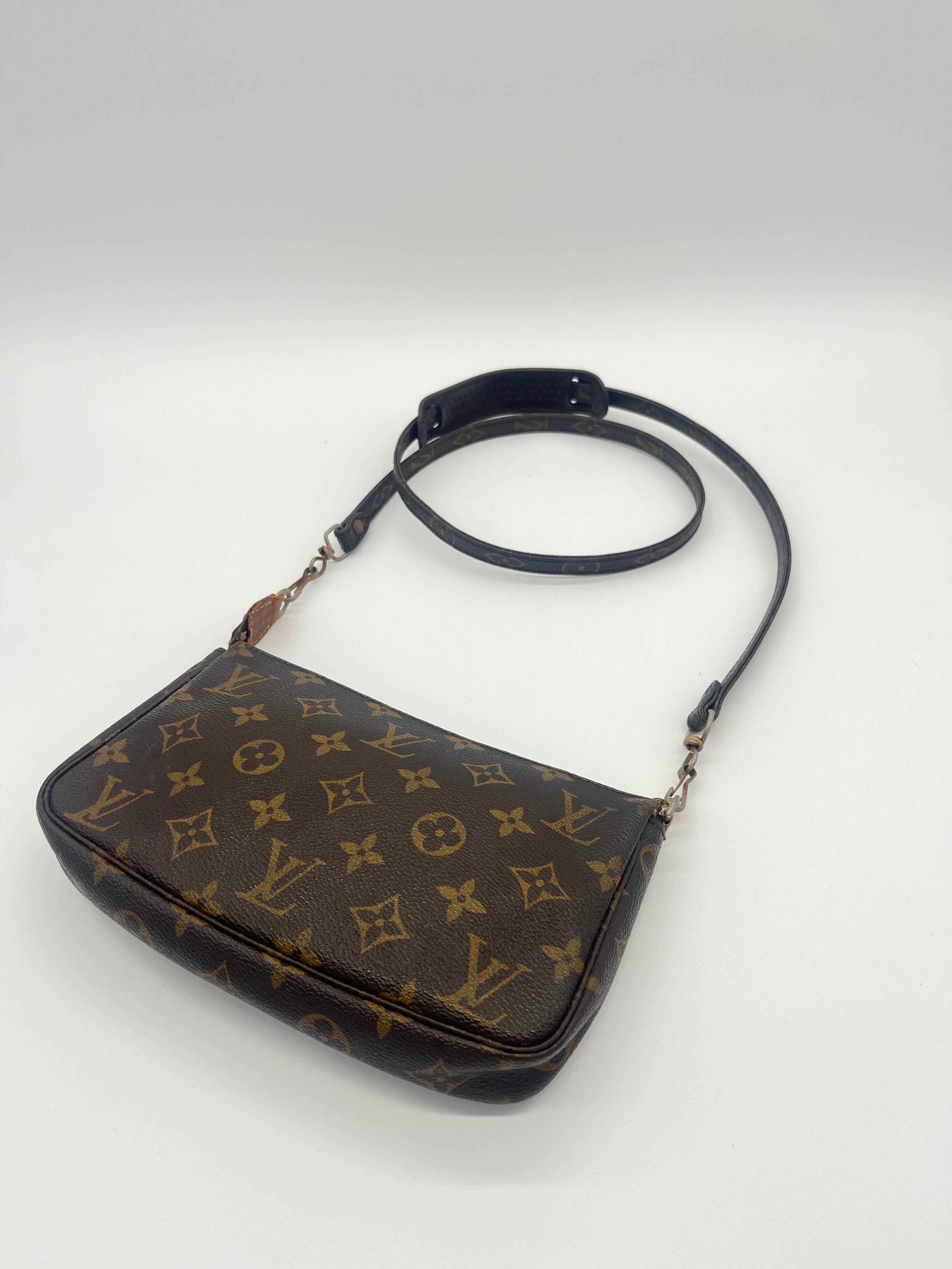 Louis Vuitton Pochette Accessoires