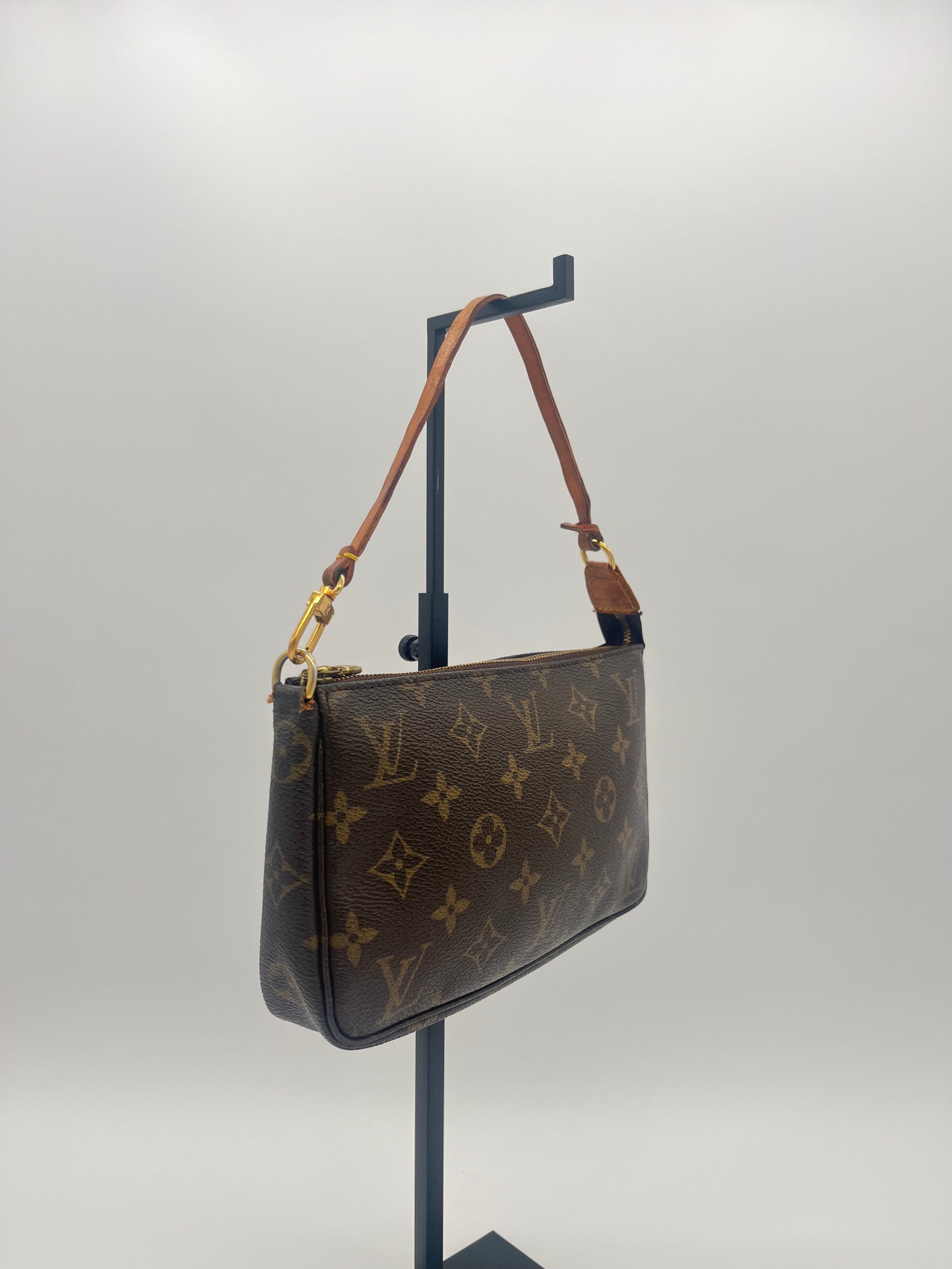 Louis Vuitton Pochette Accessoires