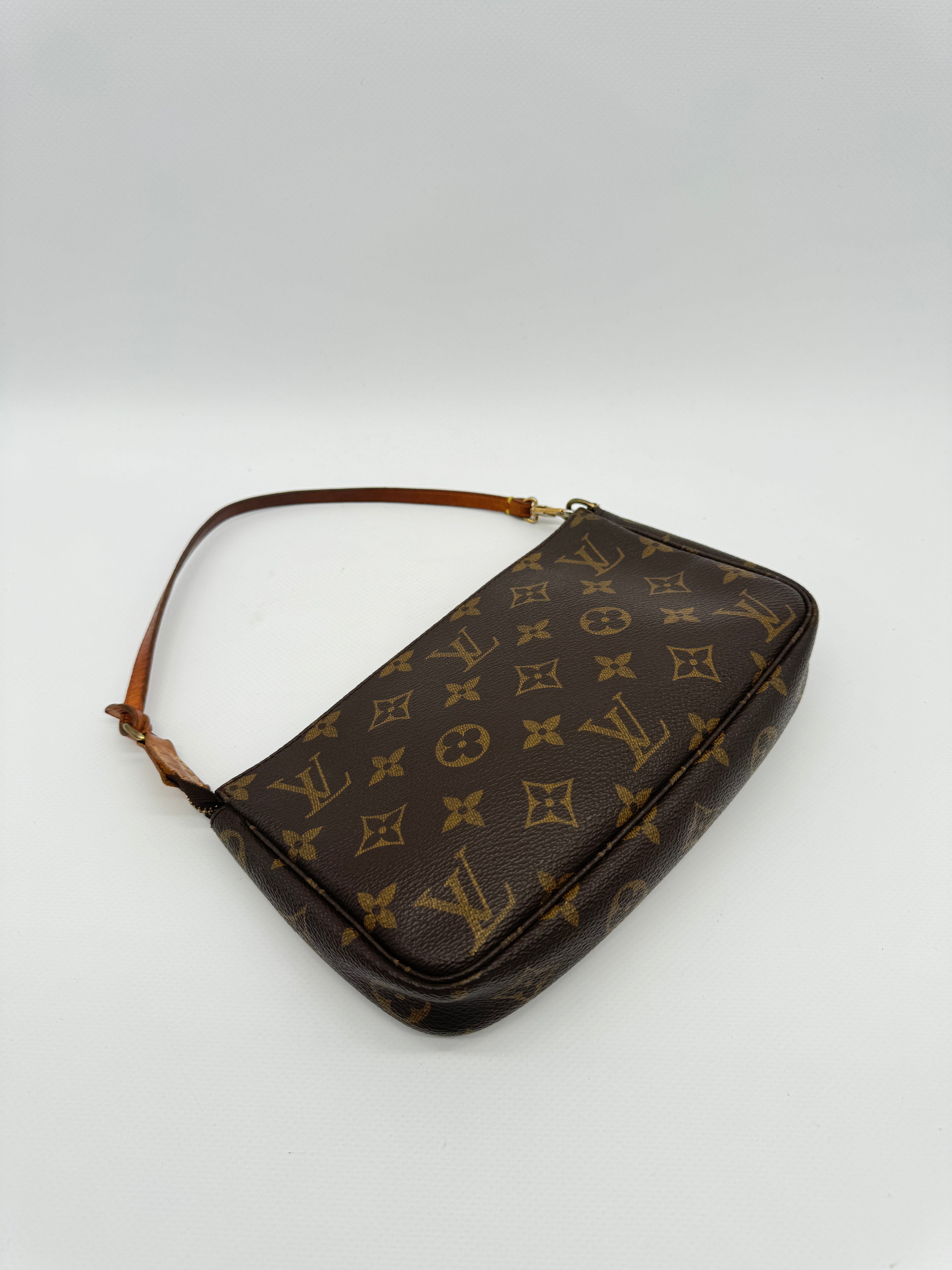 Louis Vuitton Pochette Accessoires