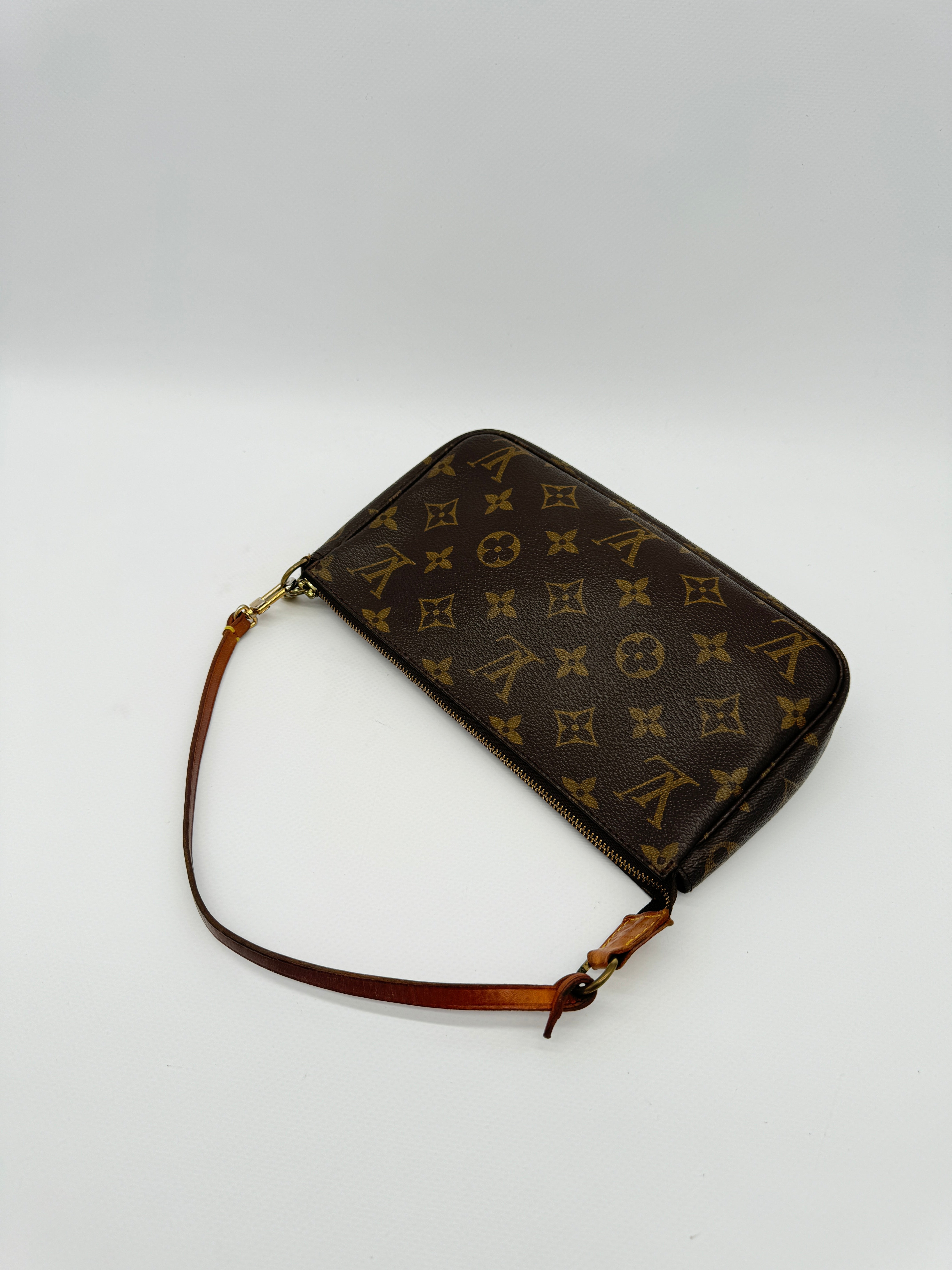 Louis Vuitton Pochette Accessoires