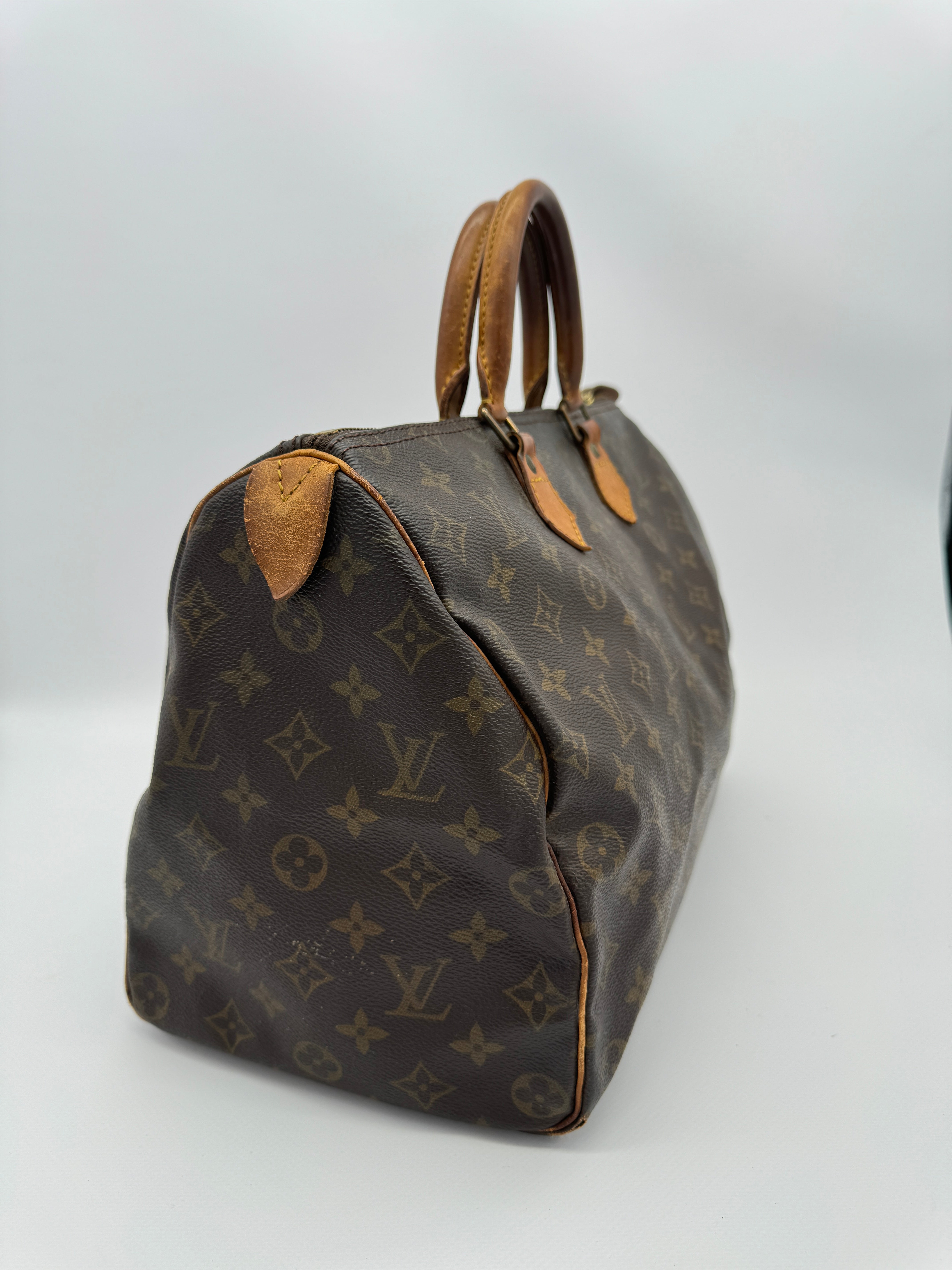 Louis Vuitton Speedy 35