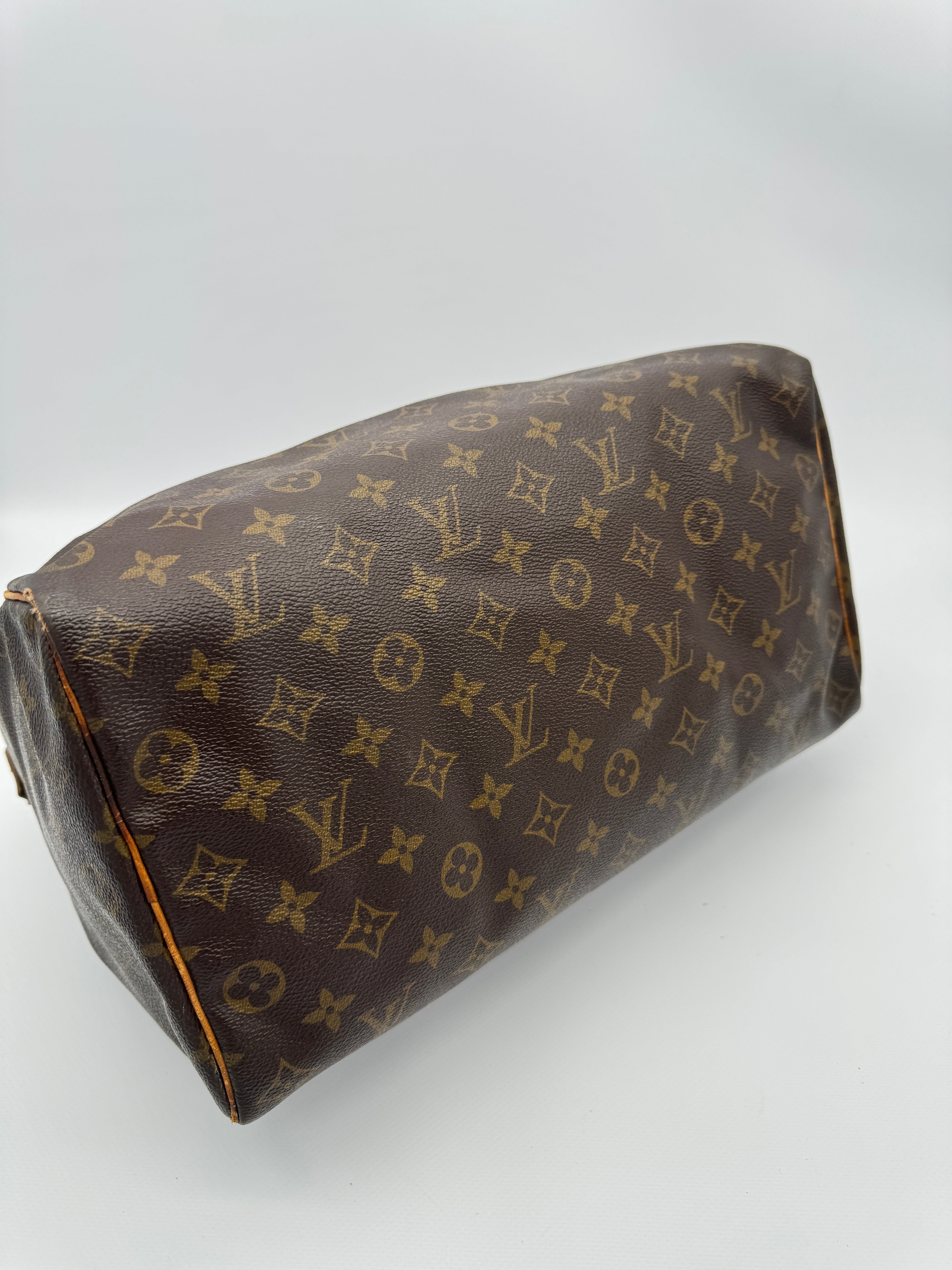 Louis Vuitton Speedy 35