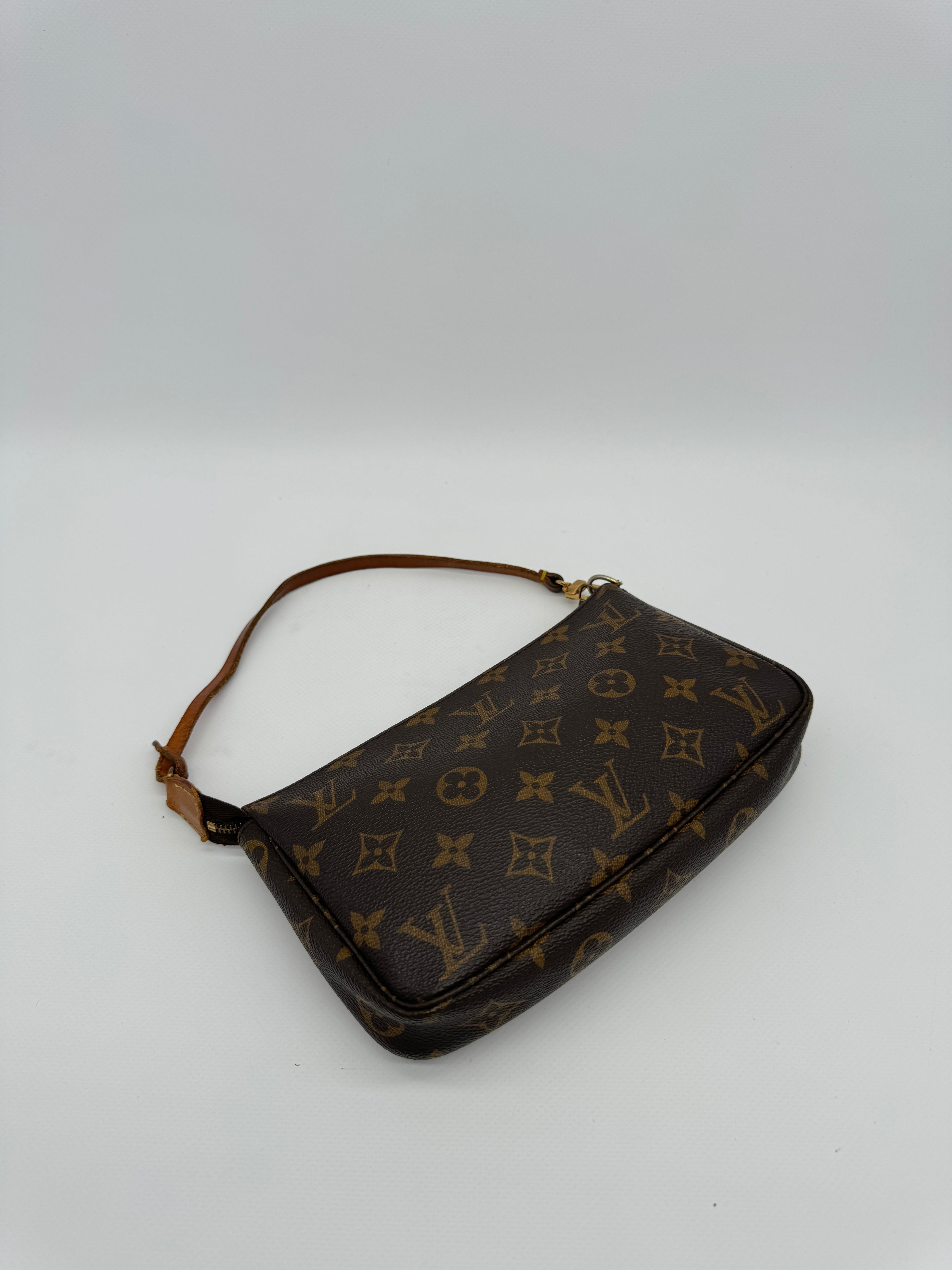 Louis Vuitton Pochette Accessoires