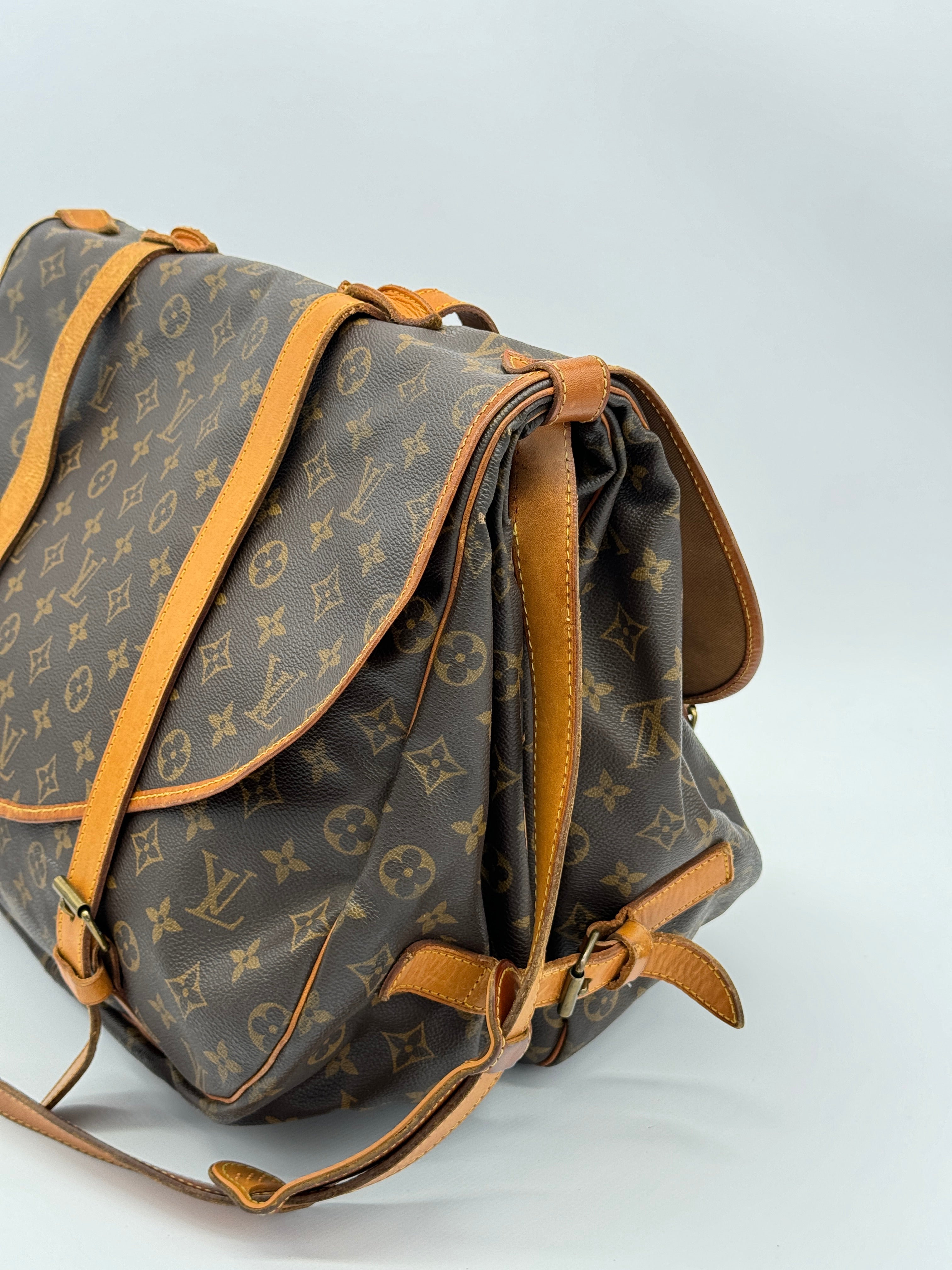 Louis Vuitton Saumur 43