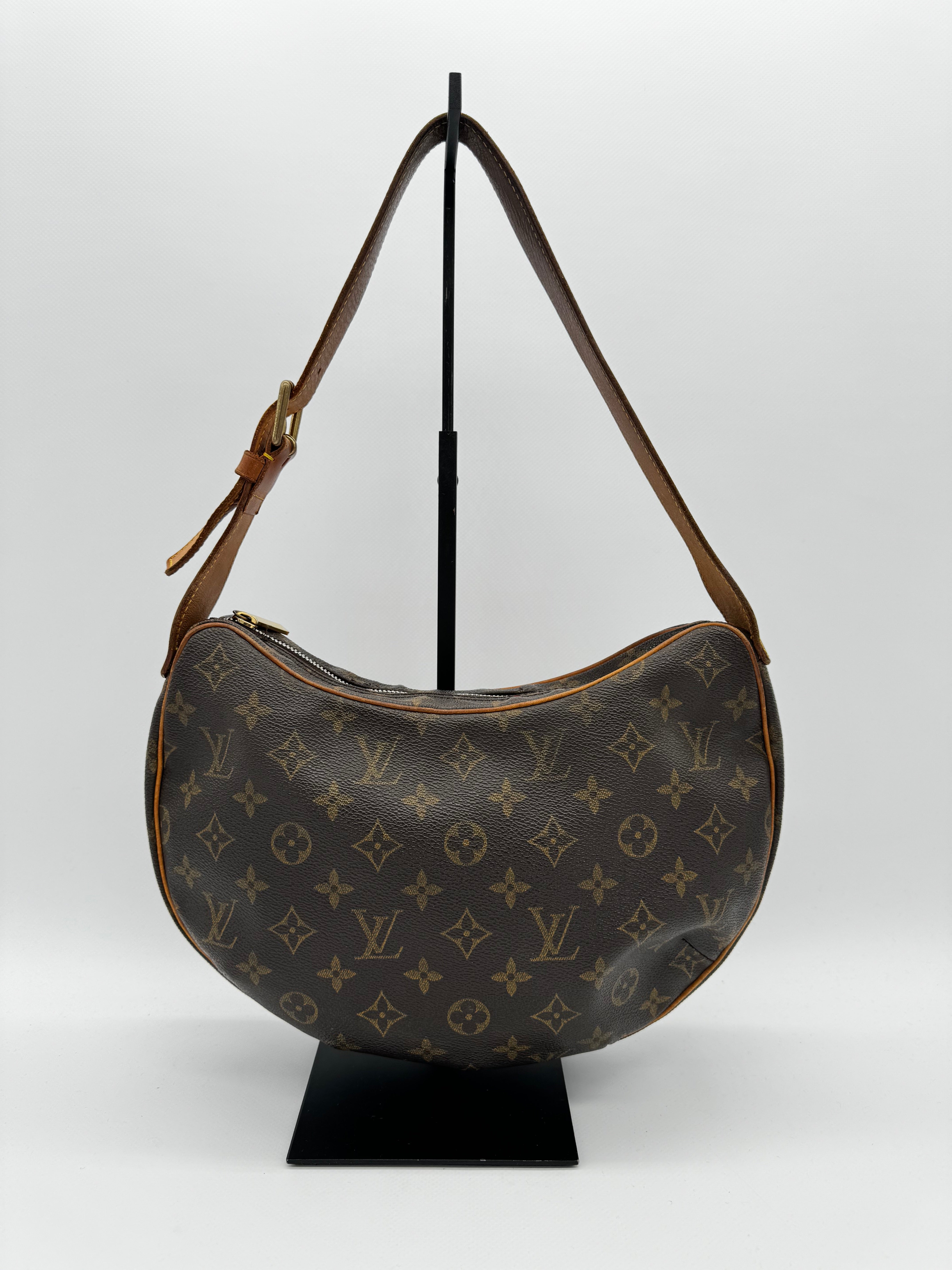 Louis Vuitton Croissant MM