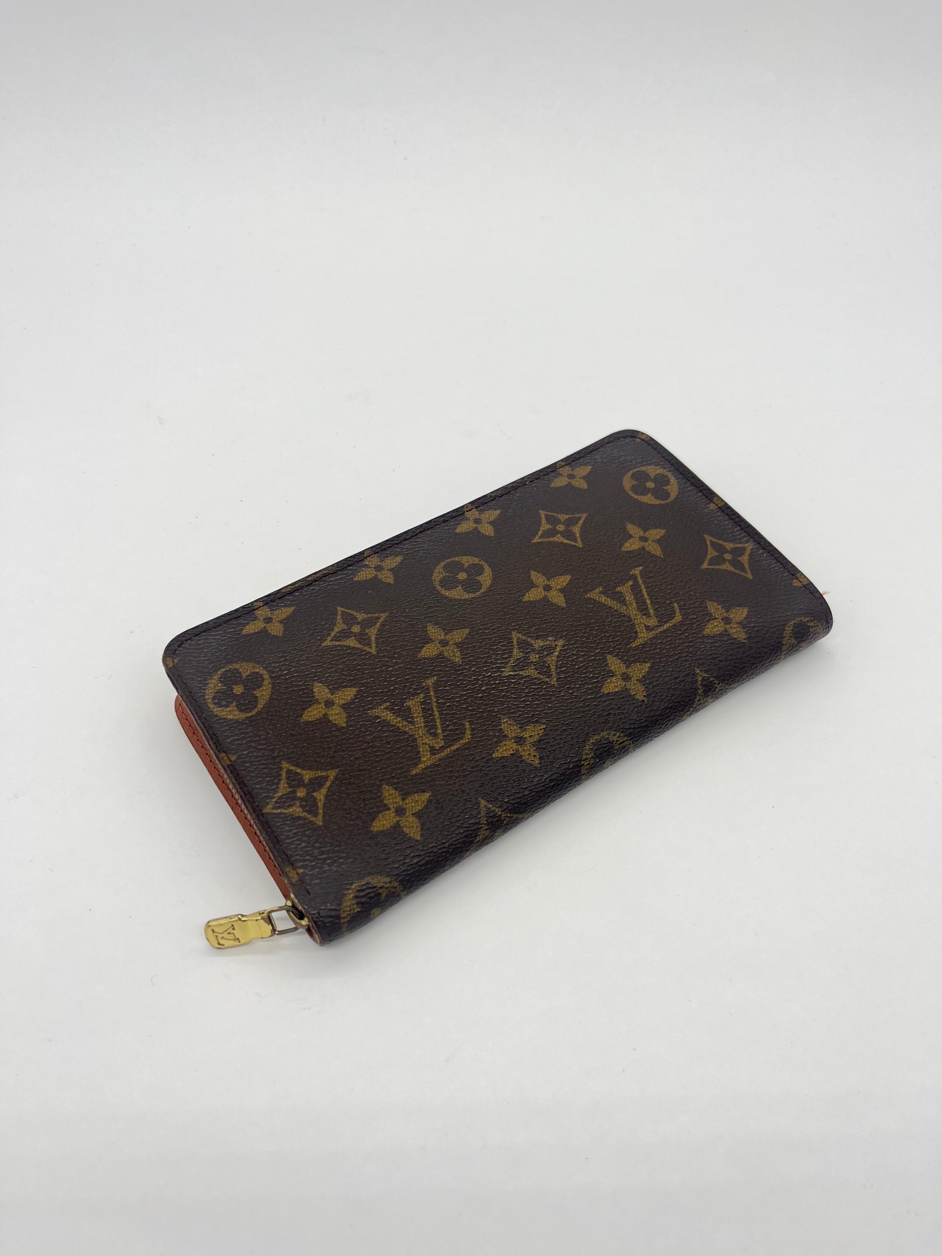 Louis Vuitton Zipper Wallet