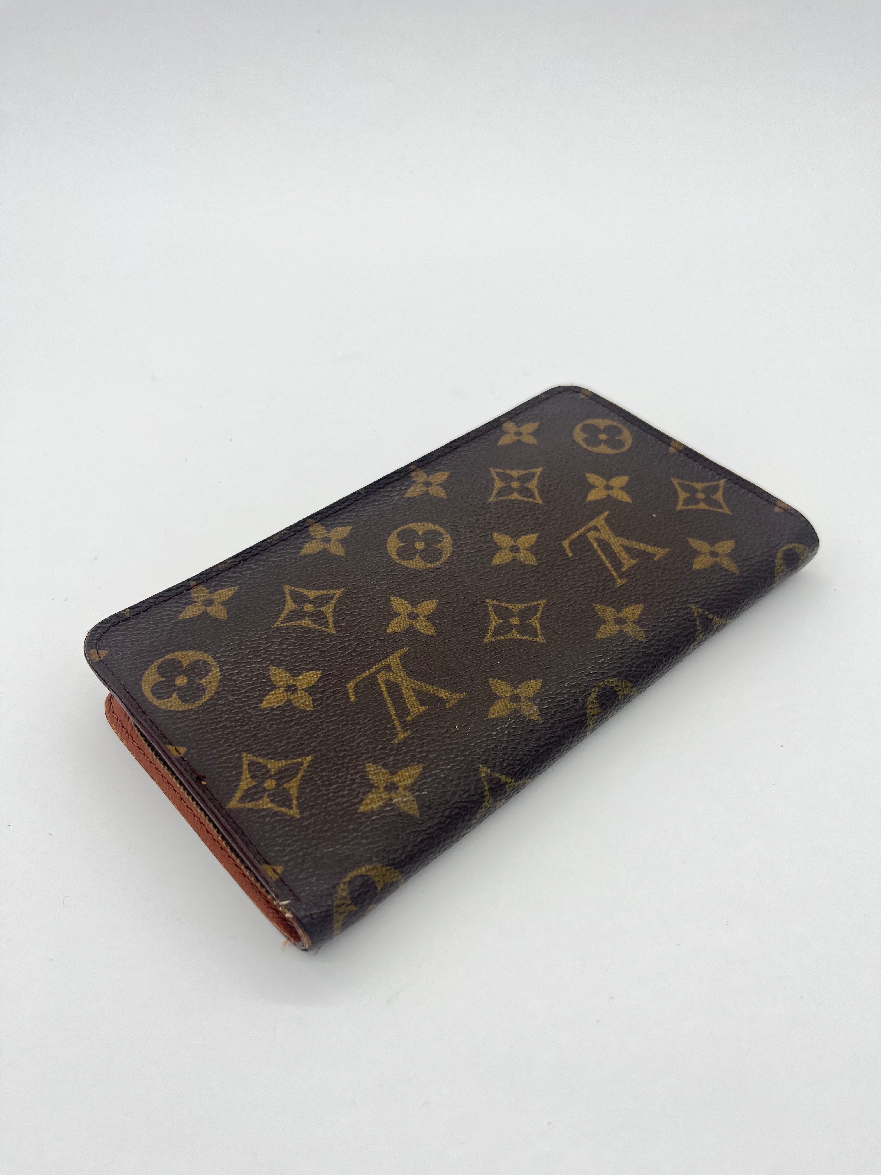 Louis Vuitton Zipper Wallet