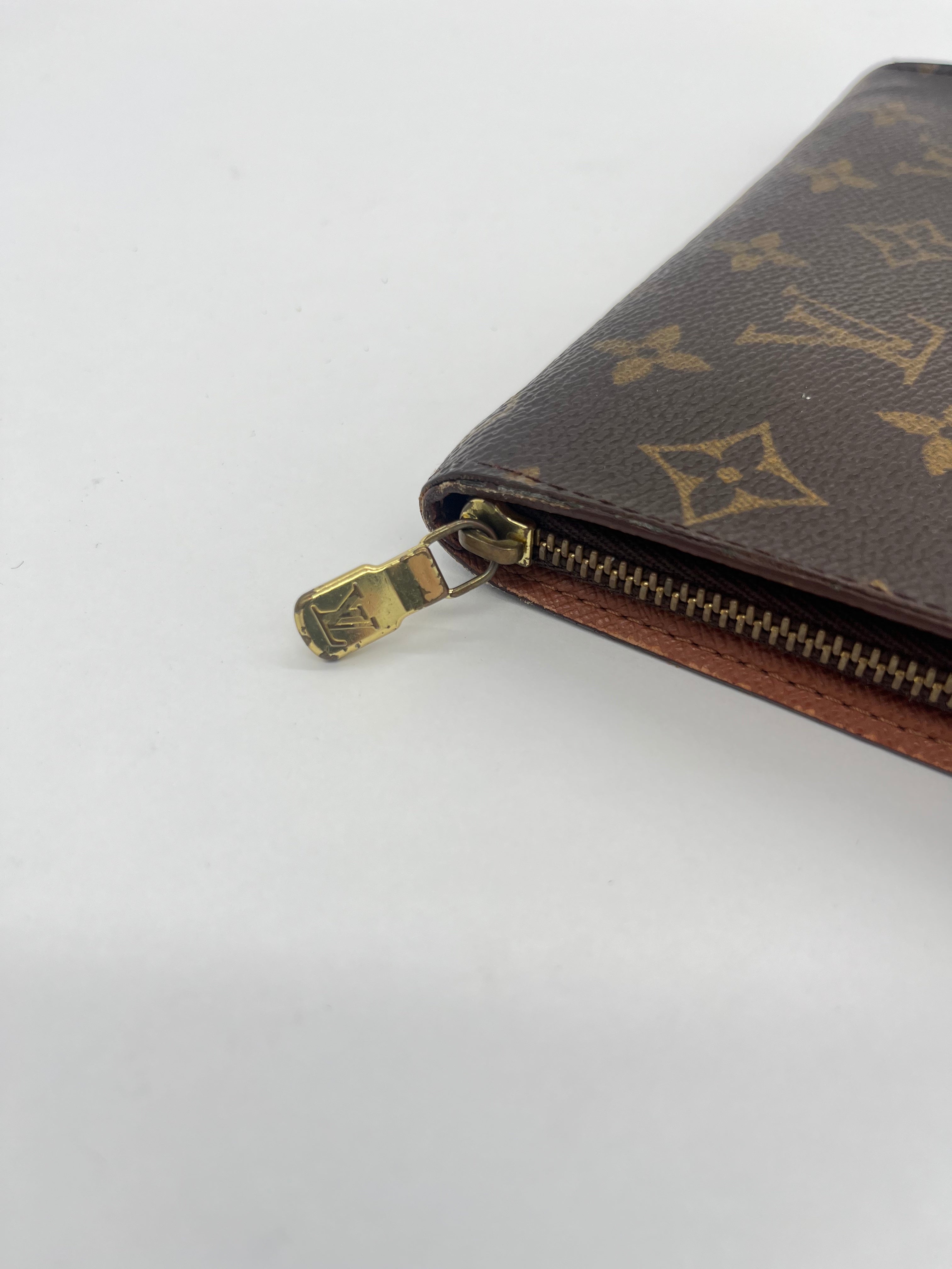 Louis Vuitton Zipper Wallet