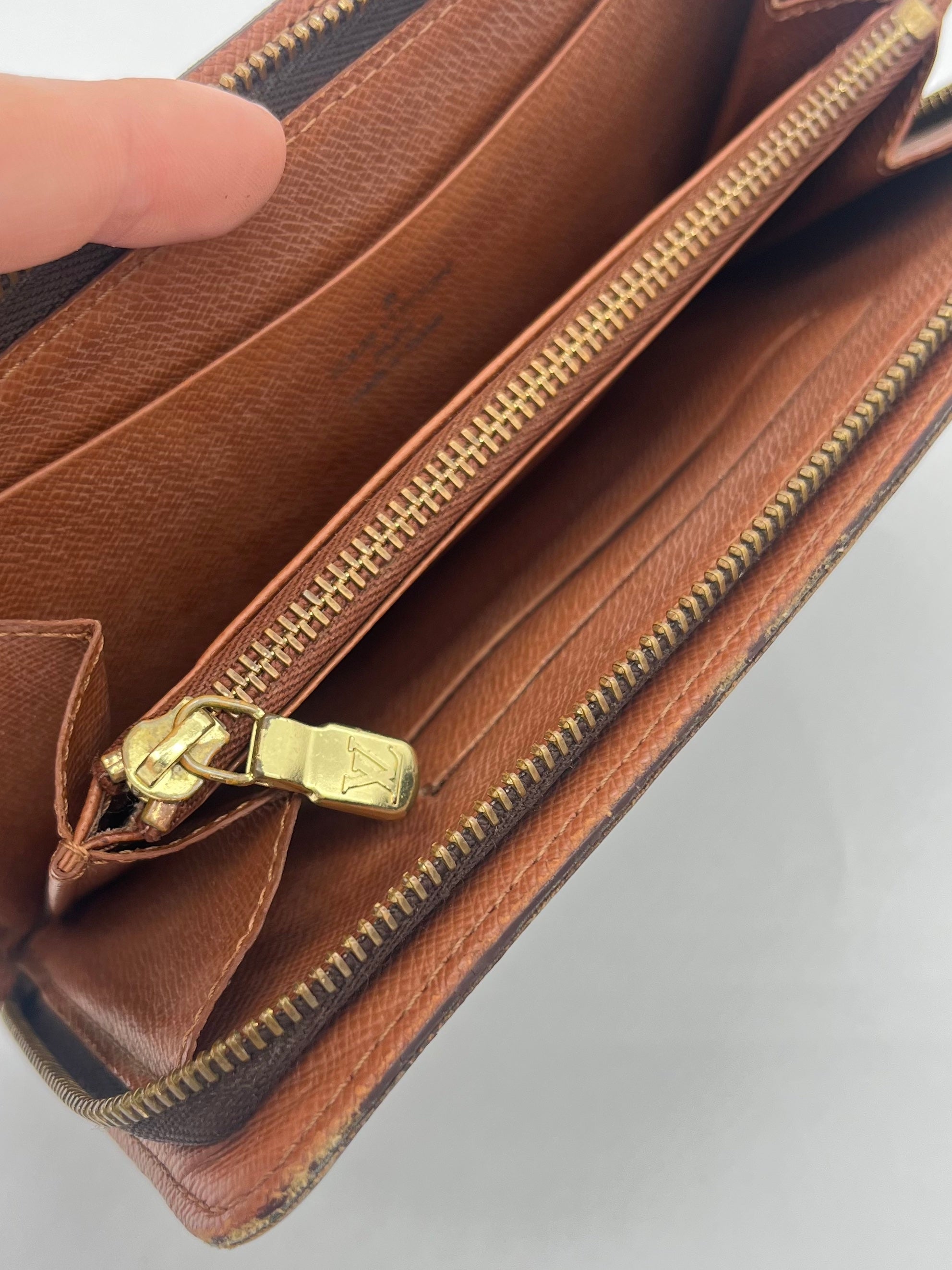 Louis Vuitton Zipper Wallet