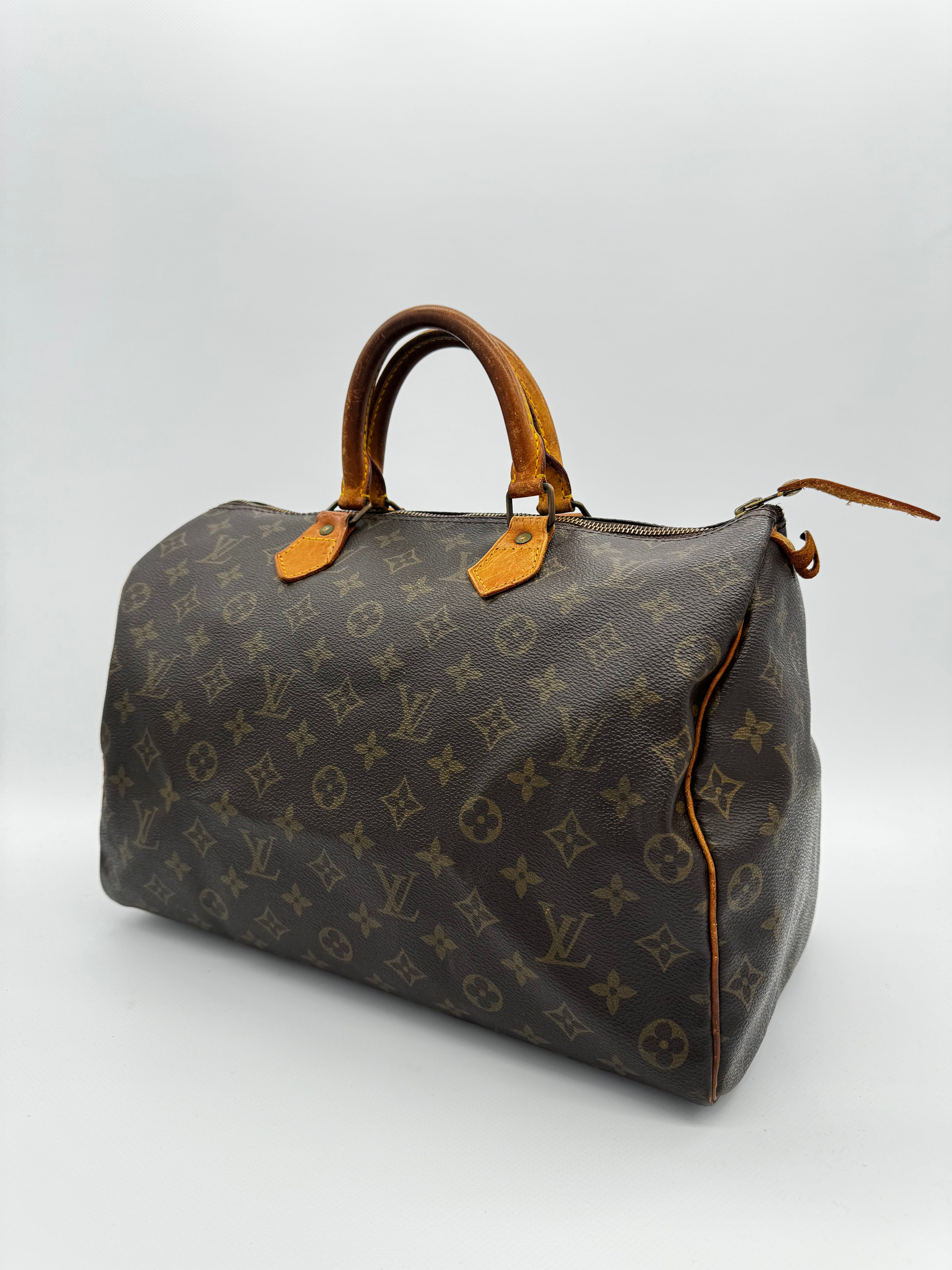 Louis Vuitton Speedy 35