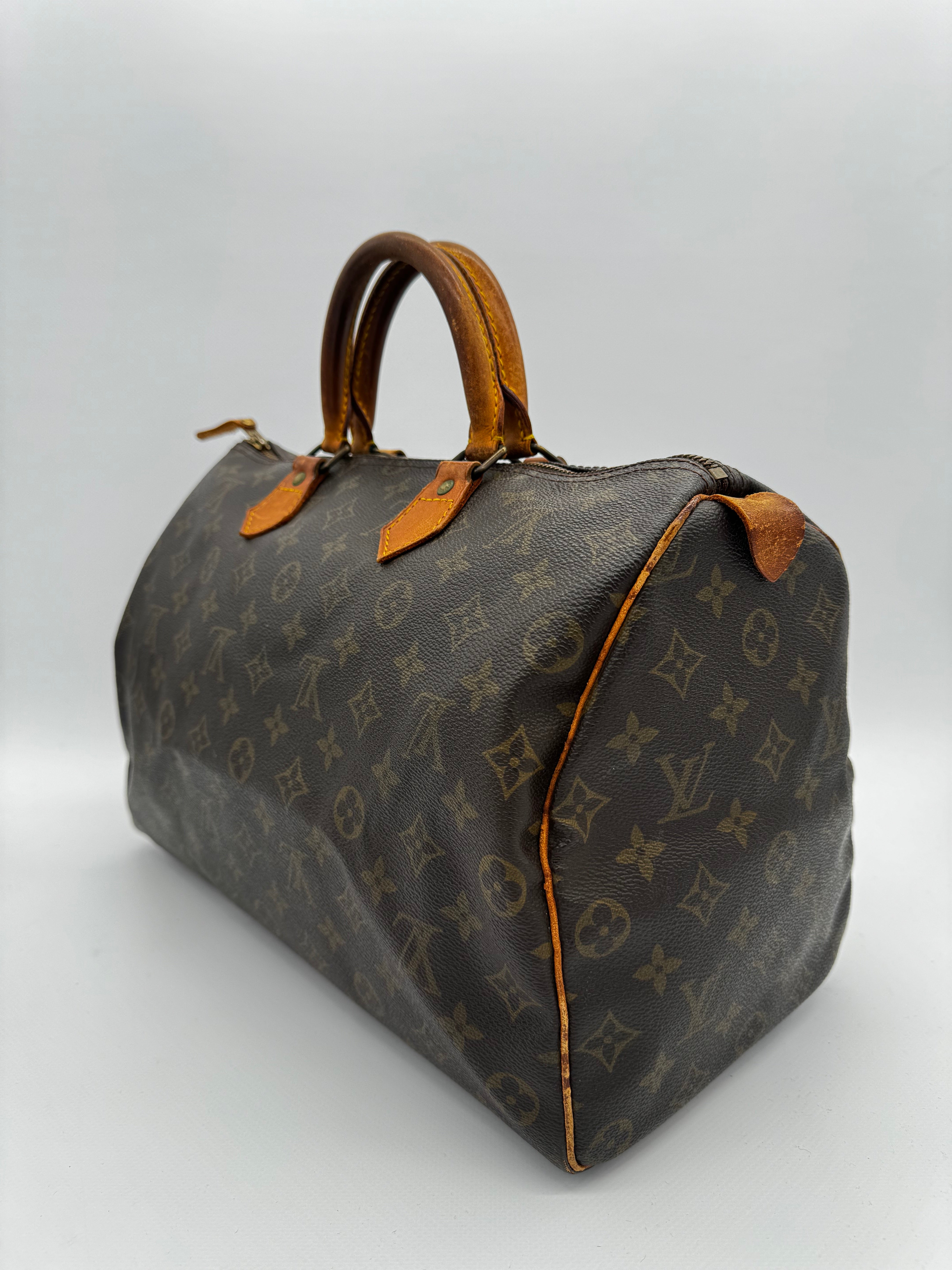 Louis Vuitton Speedy 35