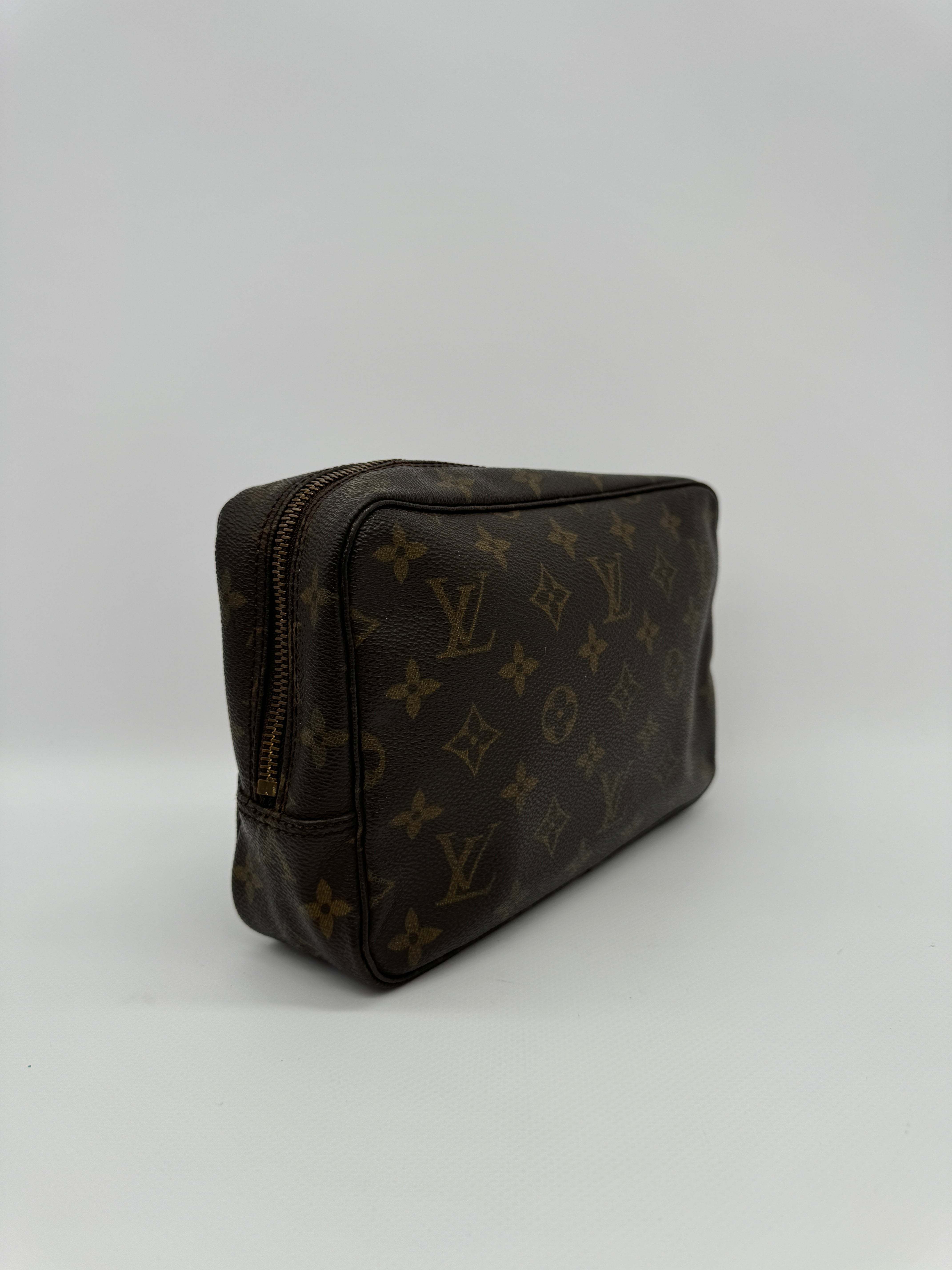 Louis Vuitton Trousse 23