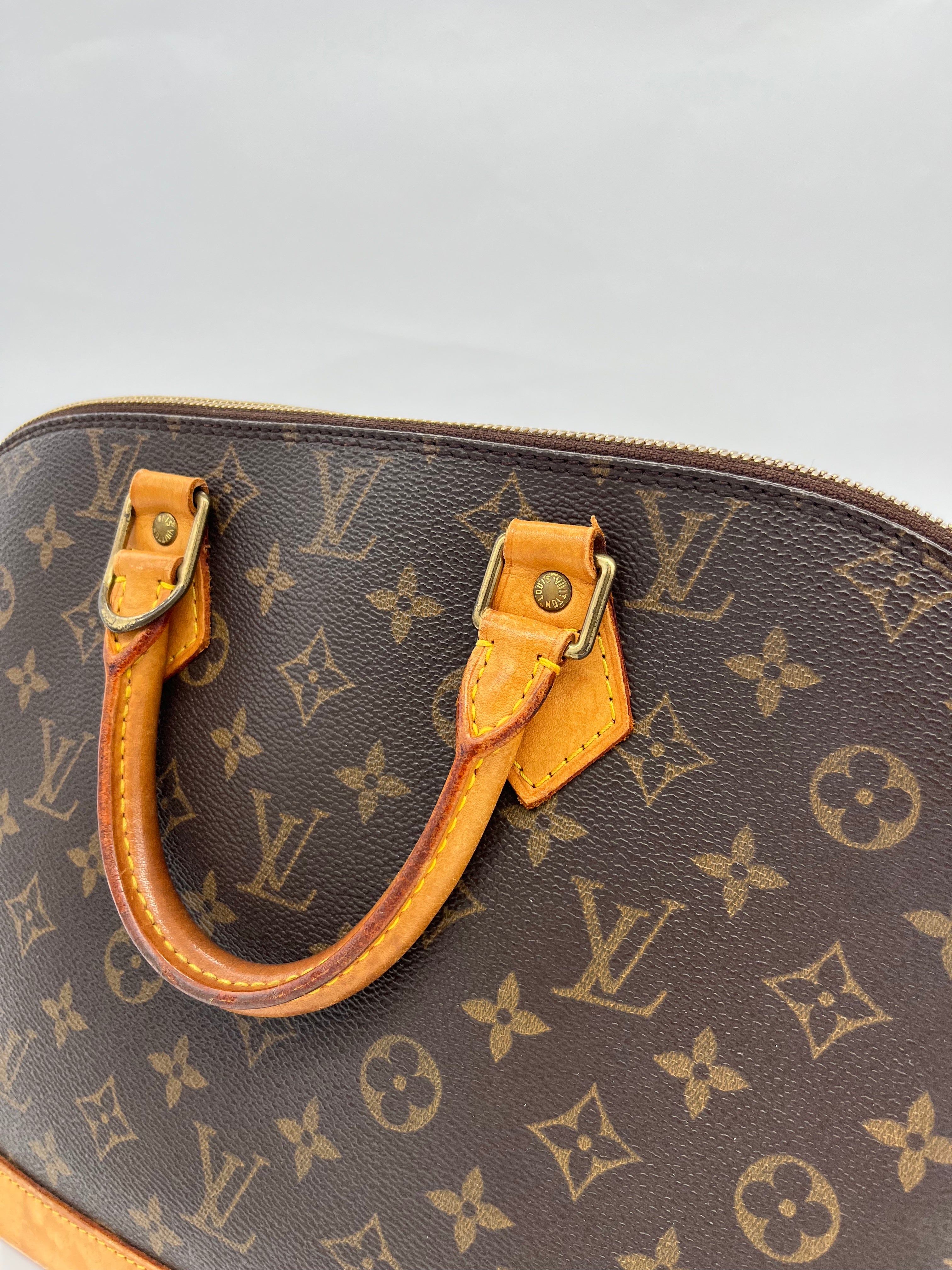 Louis Vuitton Alma MM