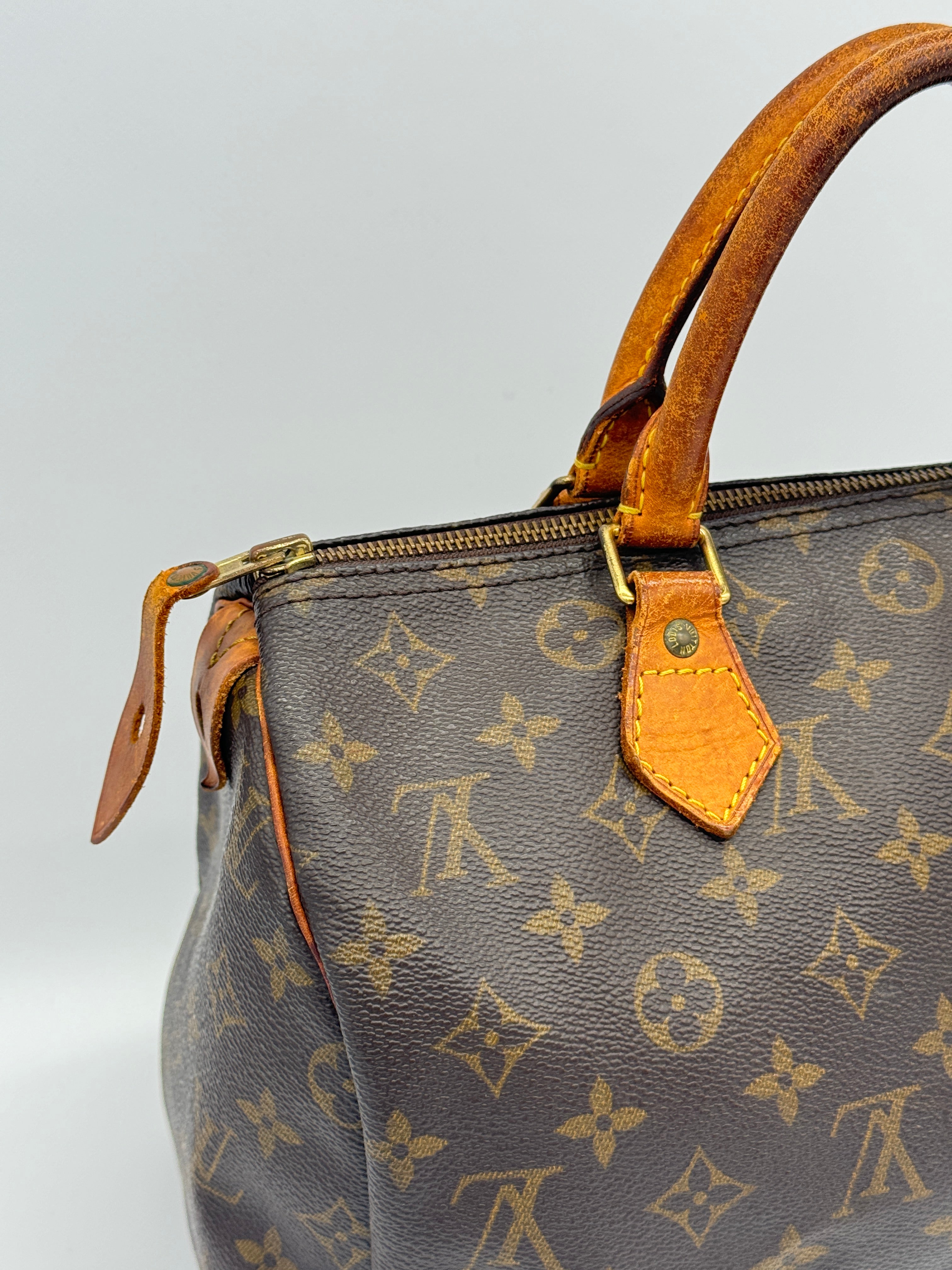 Louis Vuitton Speedy 30