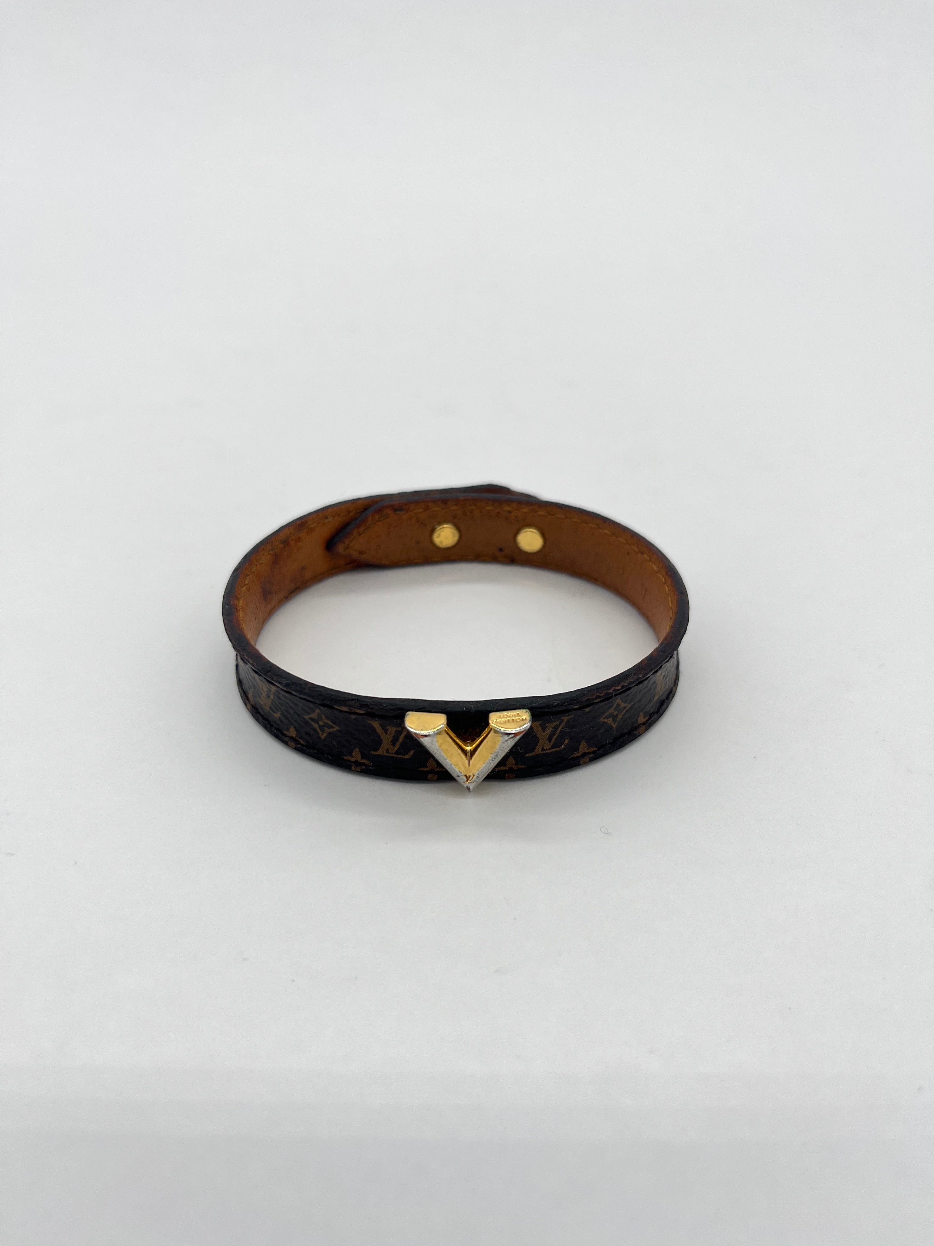 Louis Vuitton Essential V Bracelet