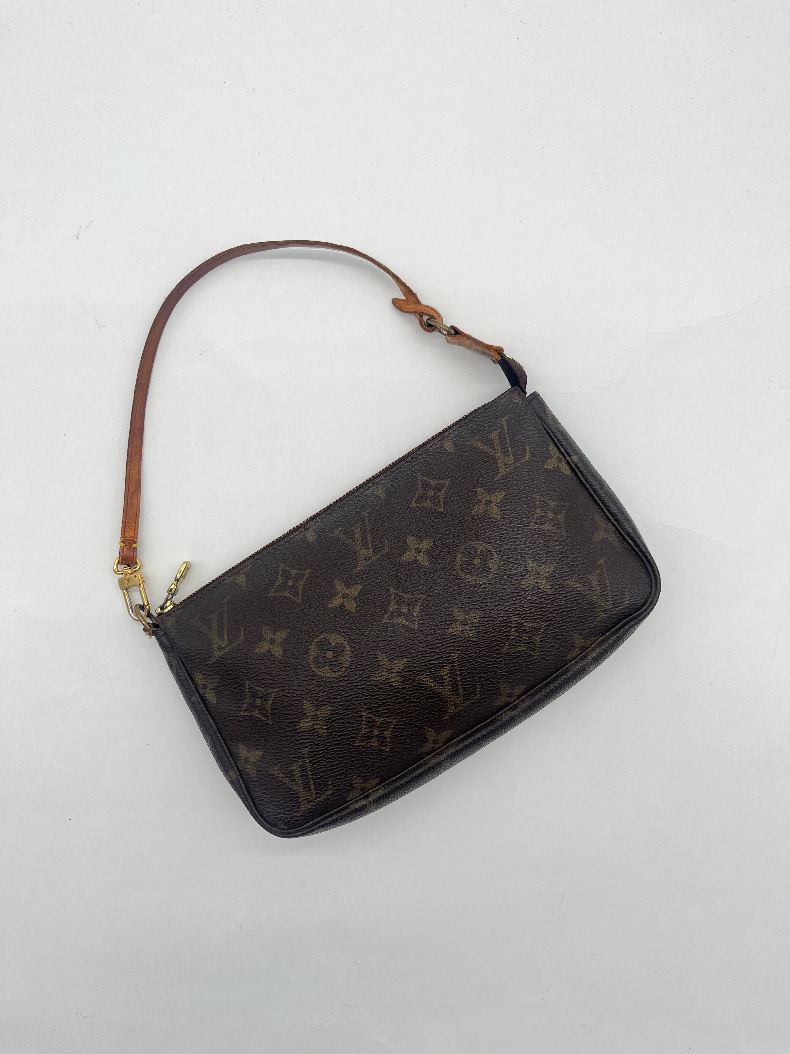 Louis Vuitton Pochette Accessoires