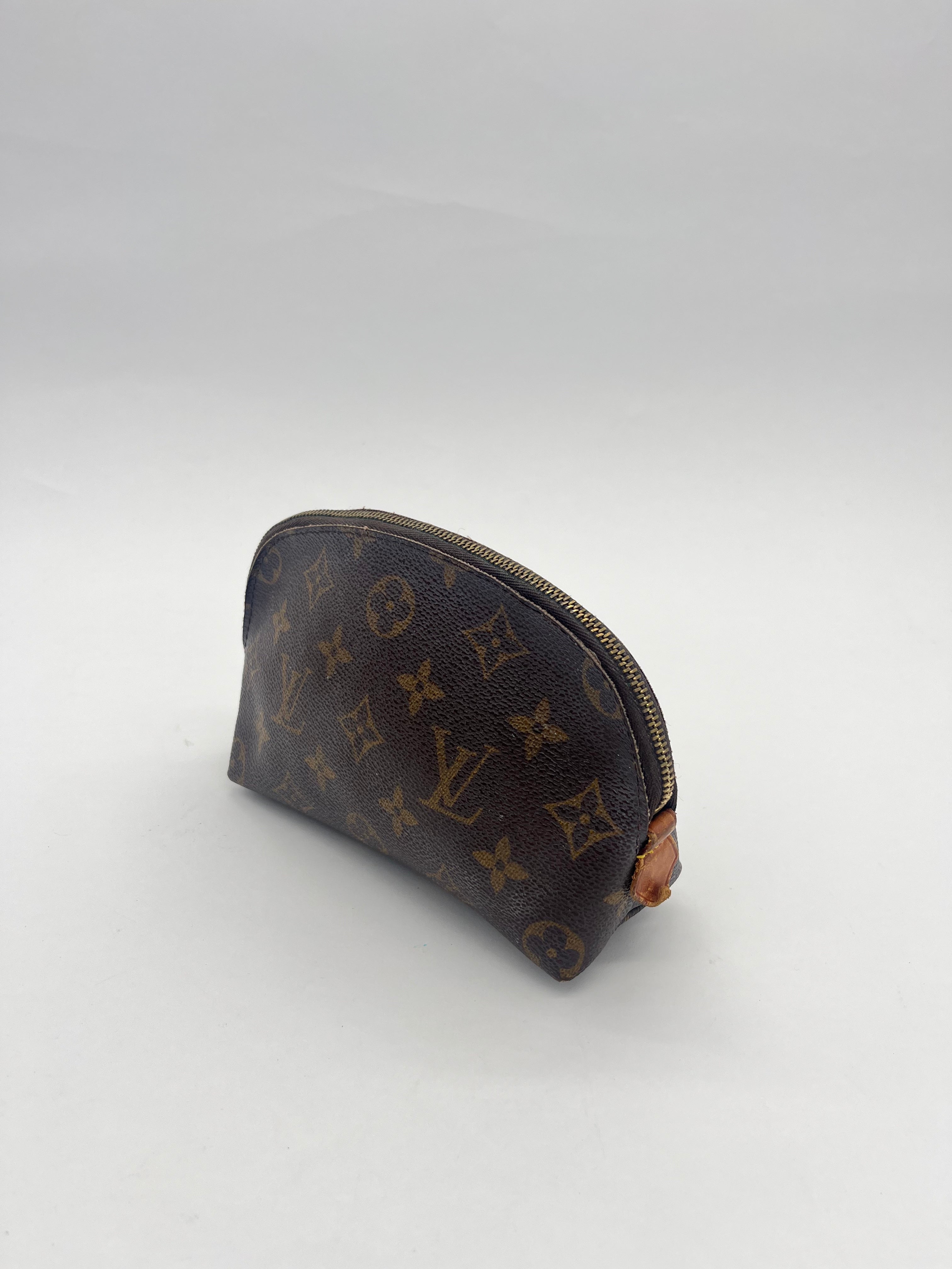 Cosmetic pouch louis discount vuitton