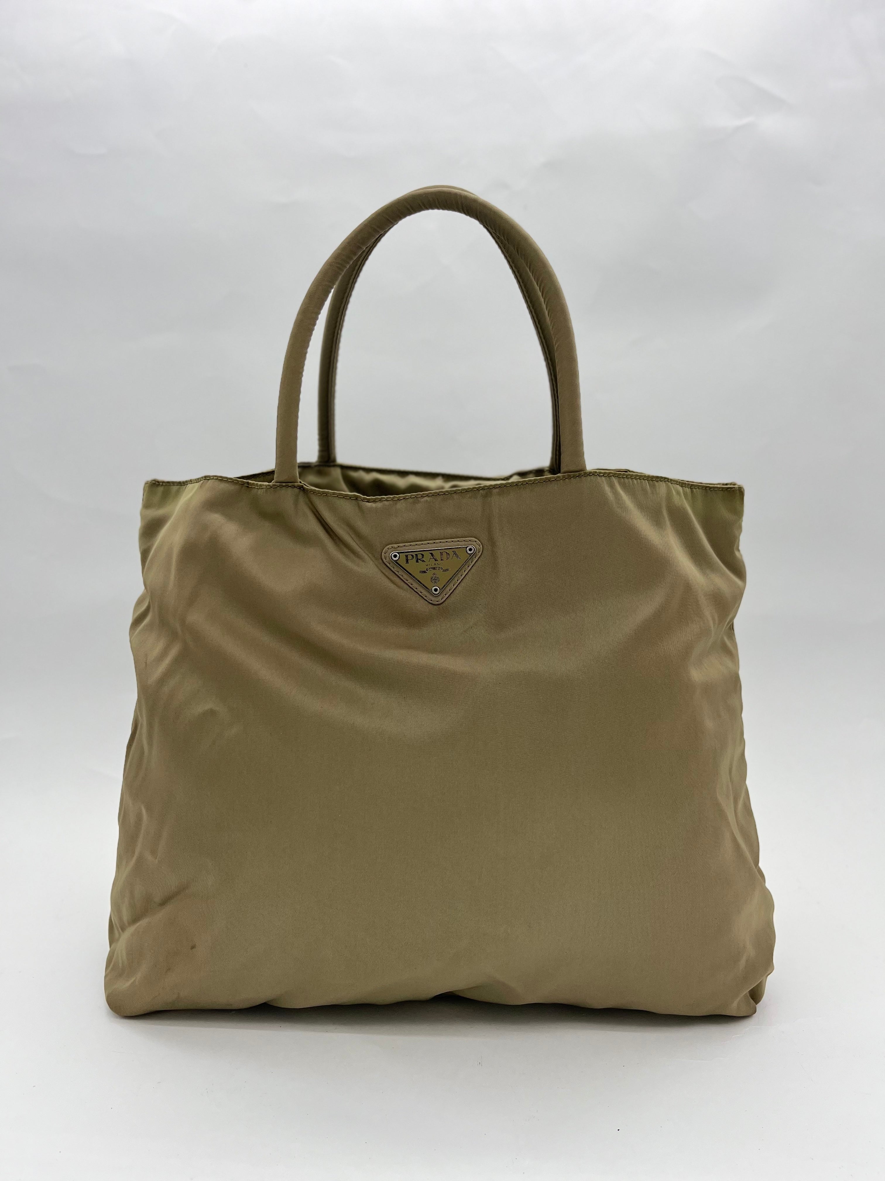 Pre loved Prada Nylon Bag BOBBIE LUXURY VINTAGE