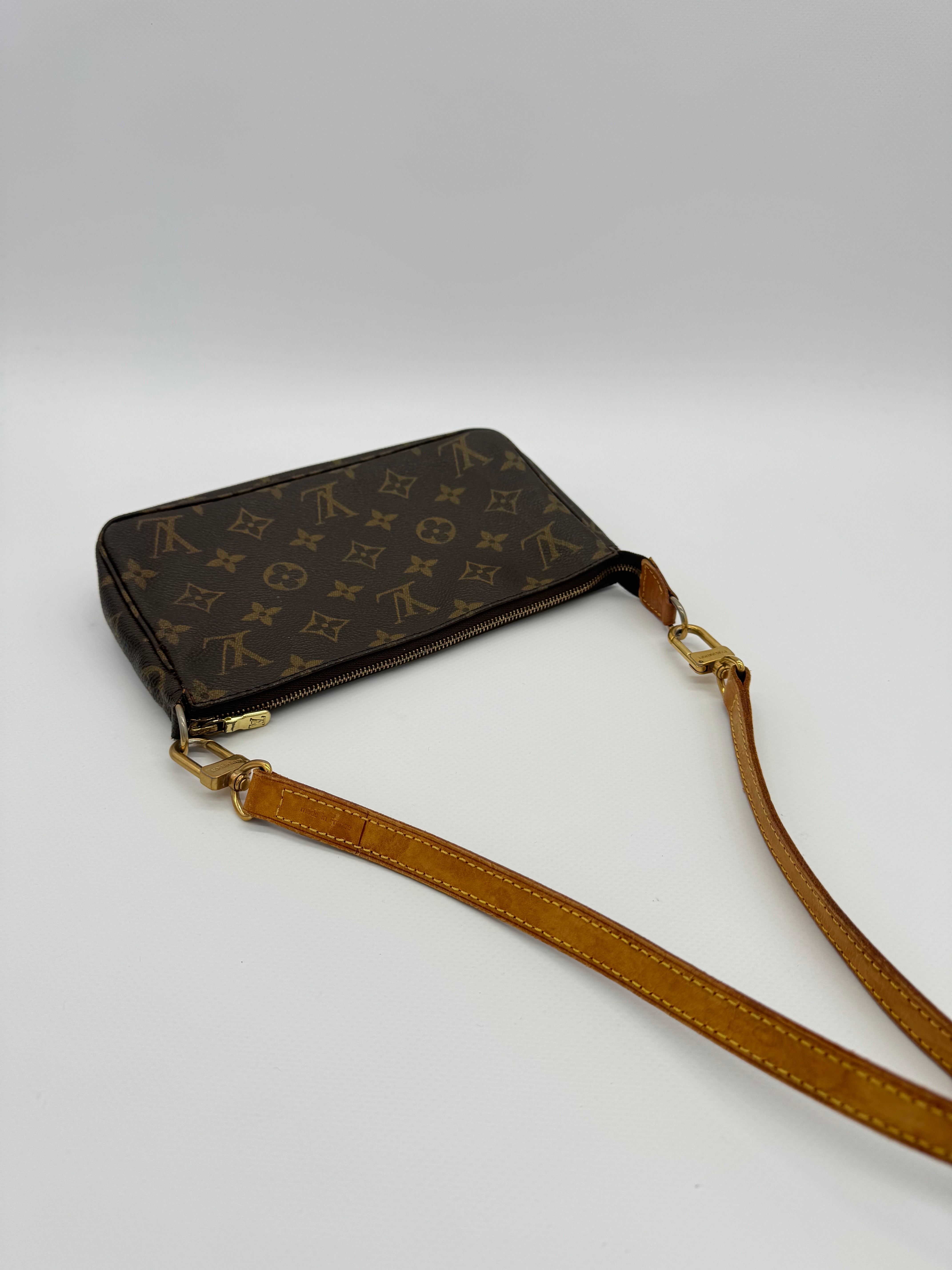 Louis Vuitton Pochette Accessoires