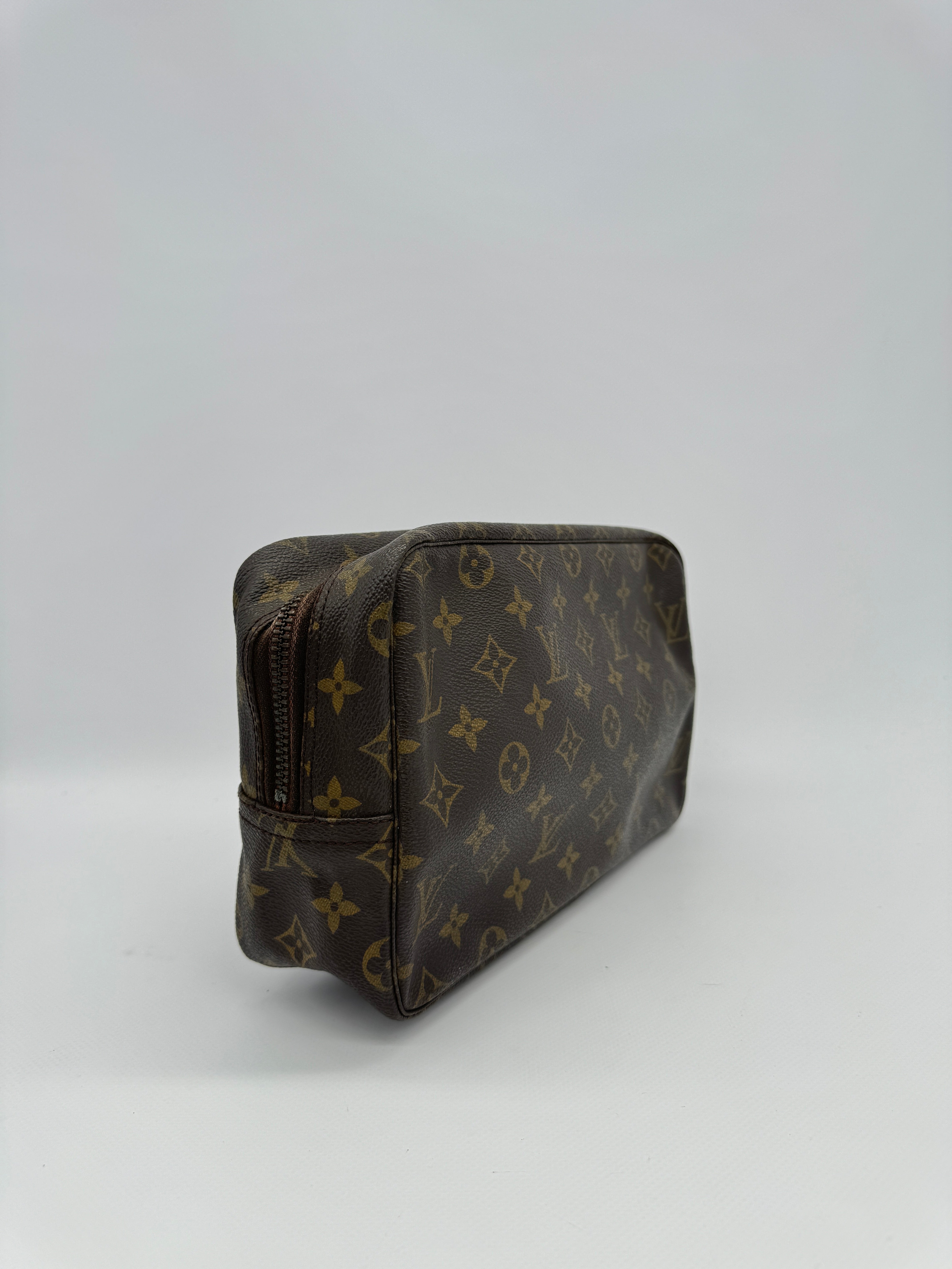 Louis Vuitton Trousse 28